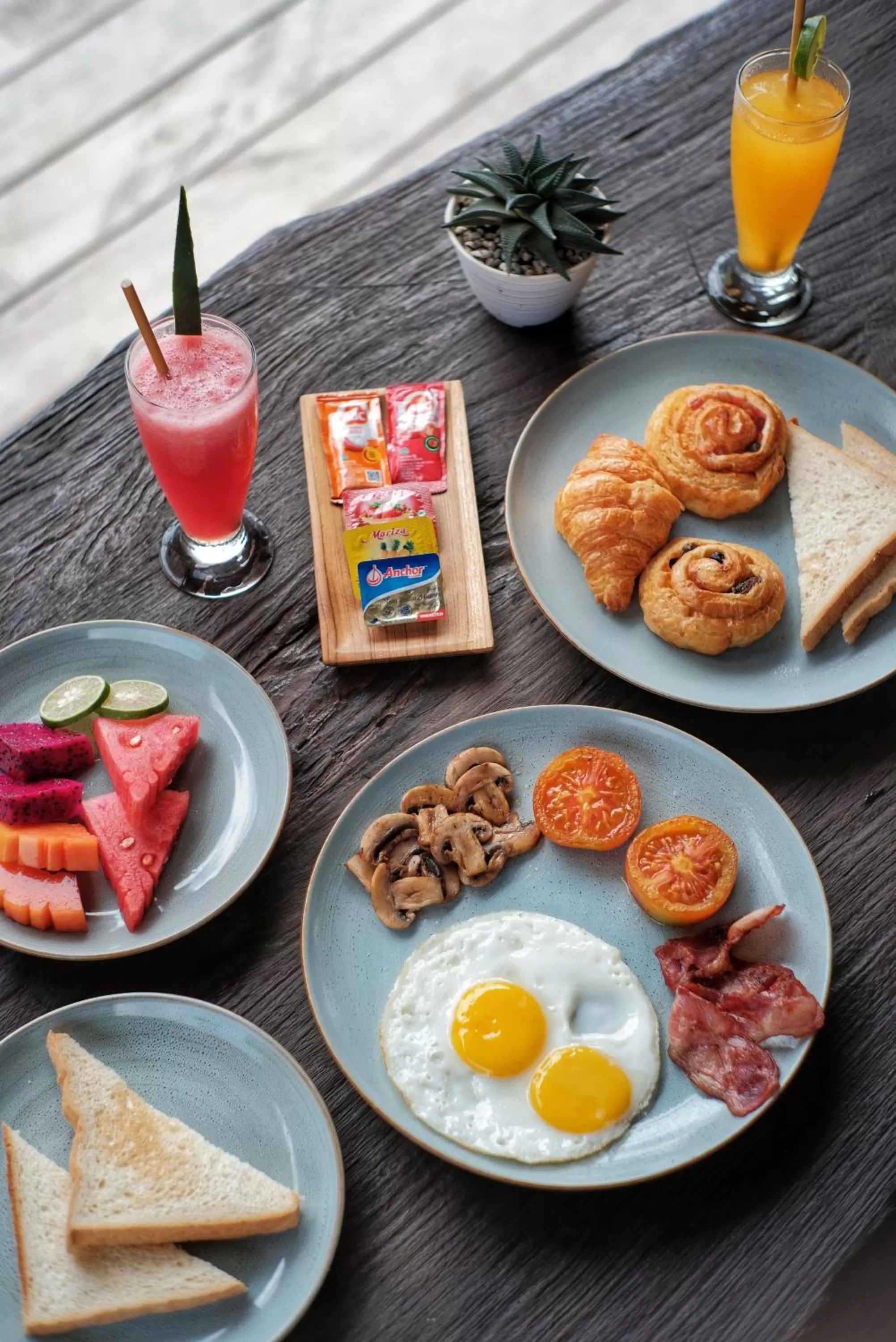 Breakfast in Blue Harbor Beachfront Villas & Resto