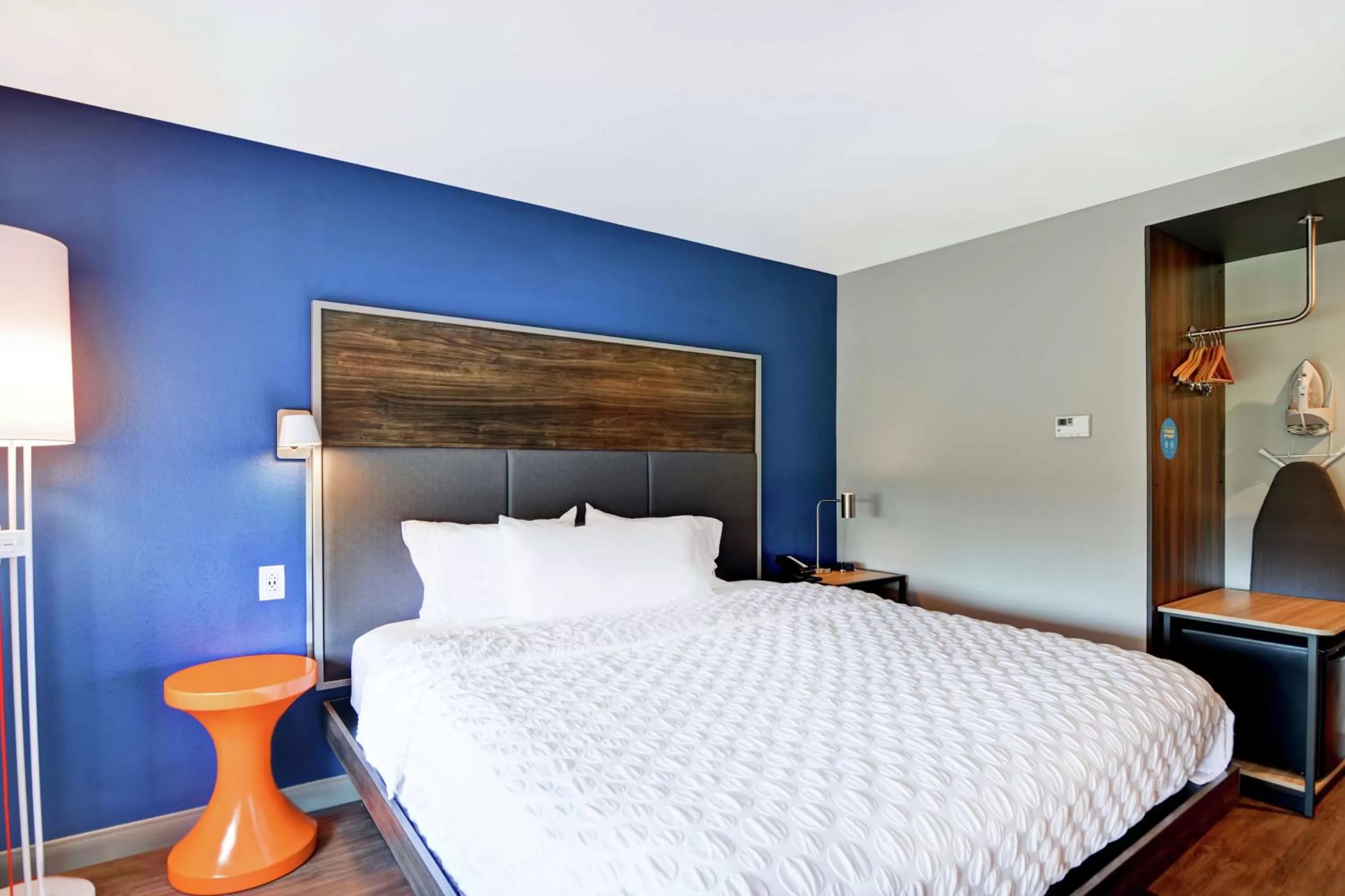 Bed in Tru By Hilton Middletown