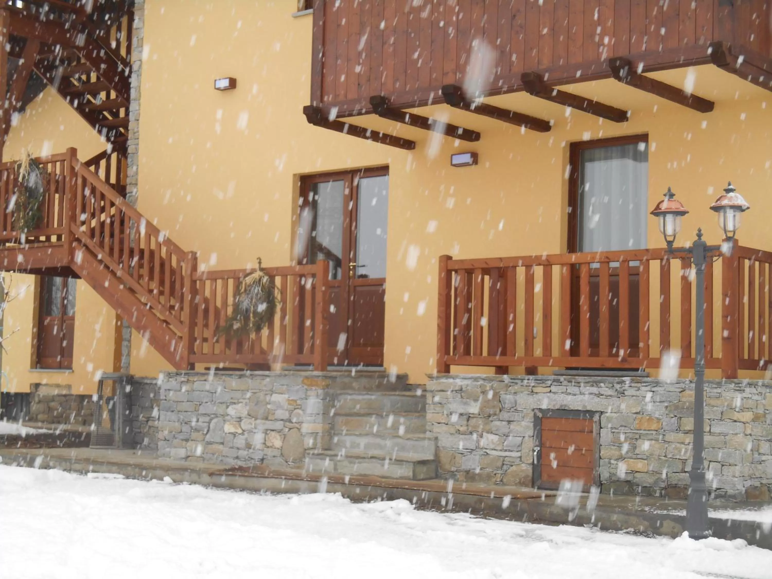 Facade/entrance in La Vigne de Papagran