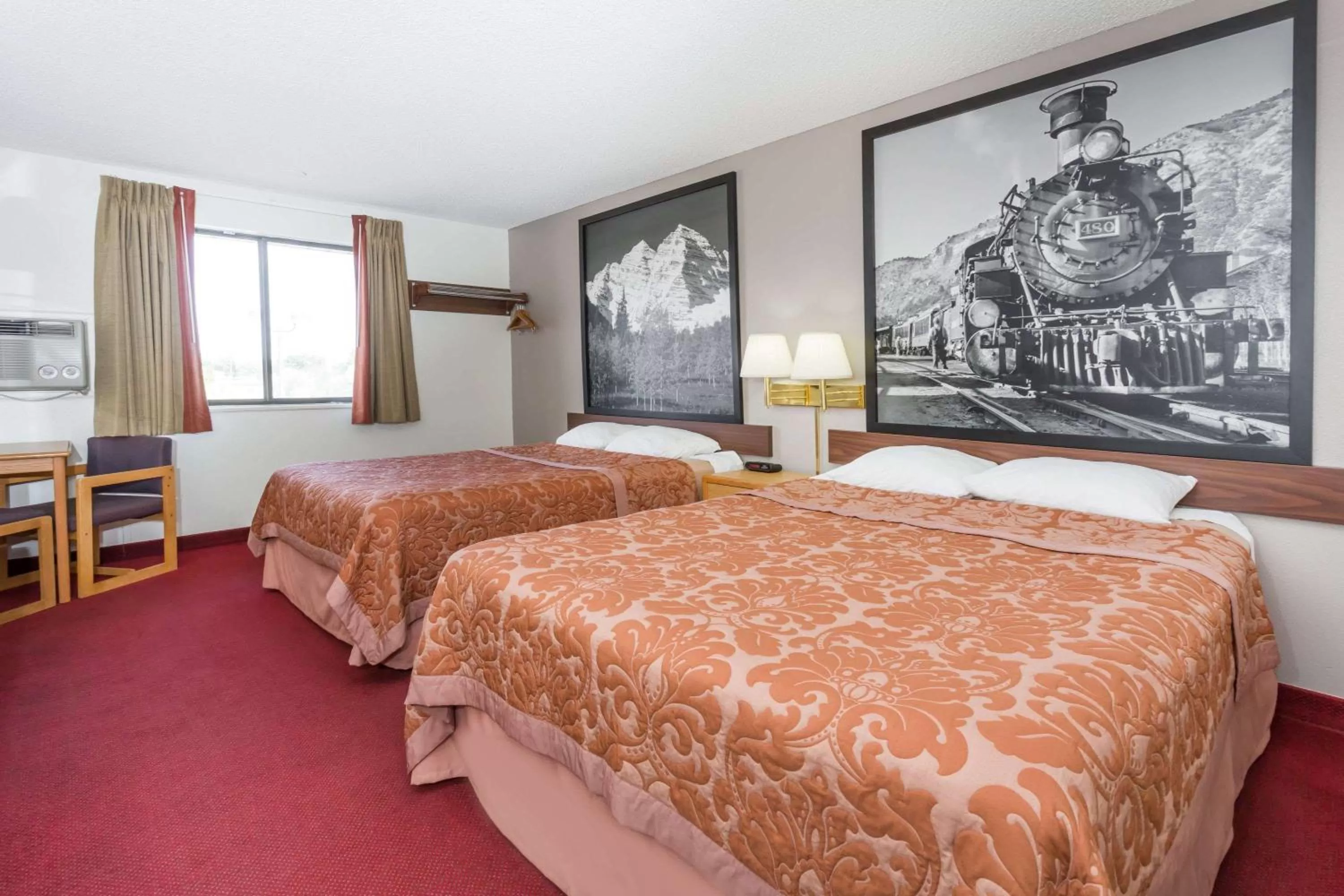 Photo of the whole room, Bed in Super 8 by Wyndham Grand Junction Colorado