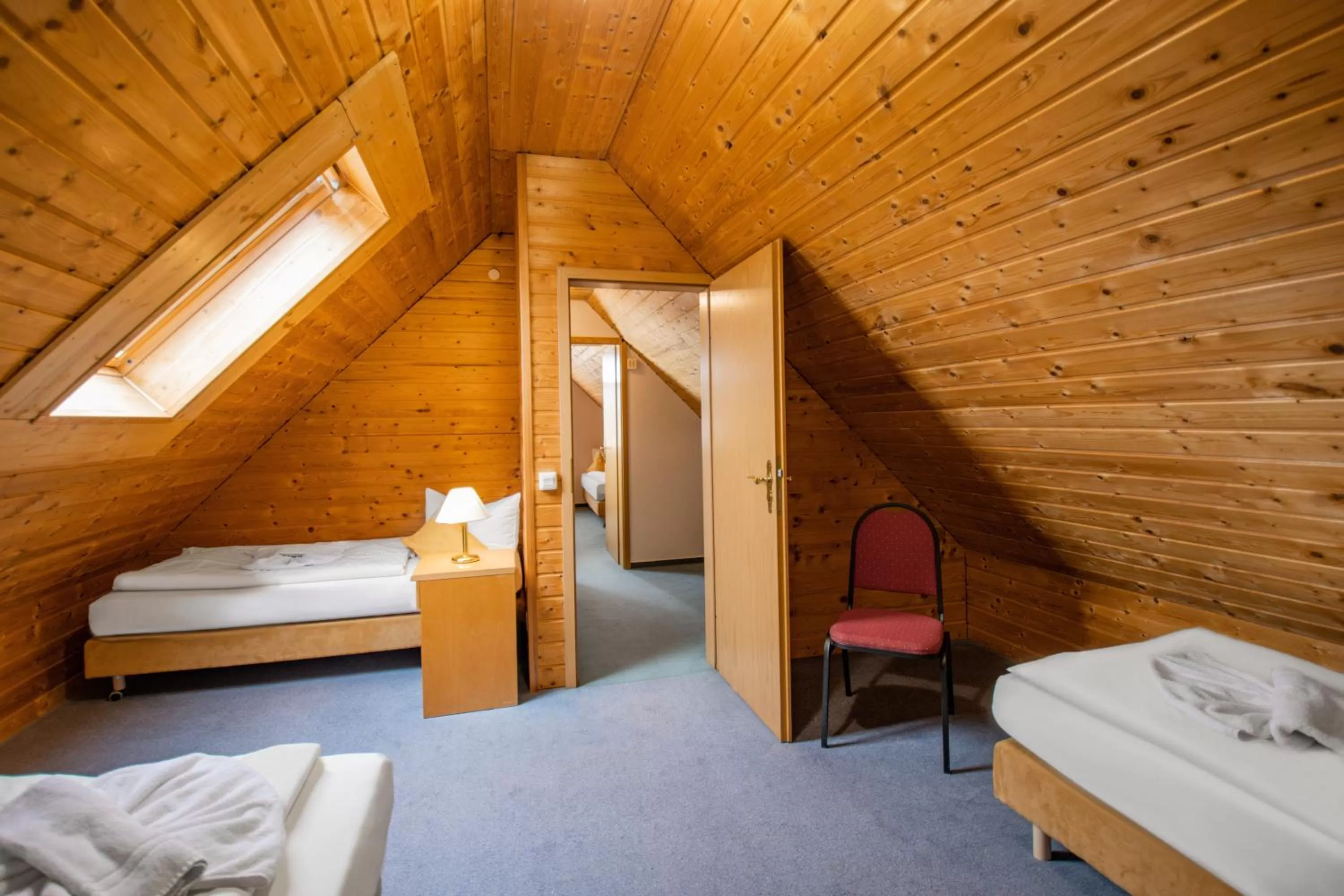 Bedroom, Bed in Hotel garni Zwickau-Mosel