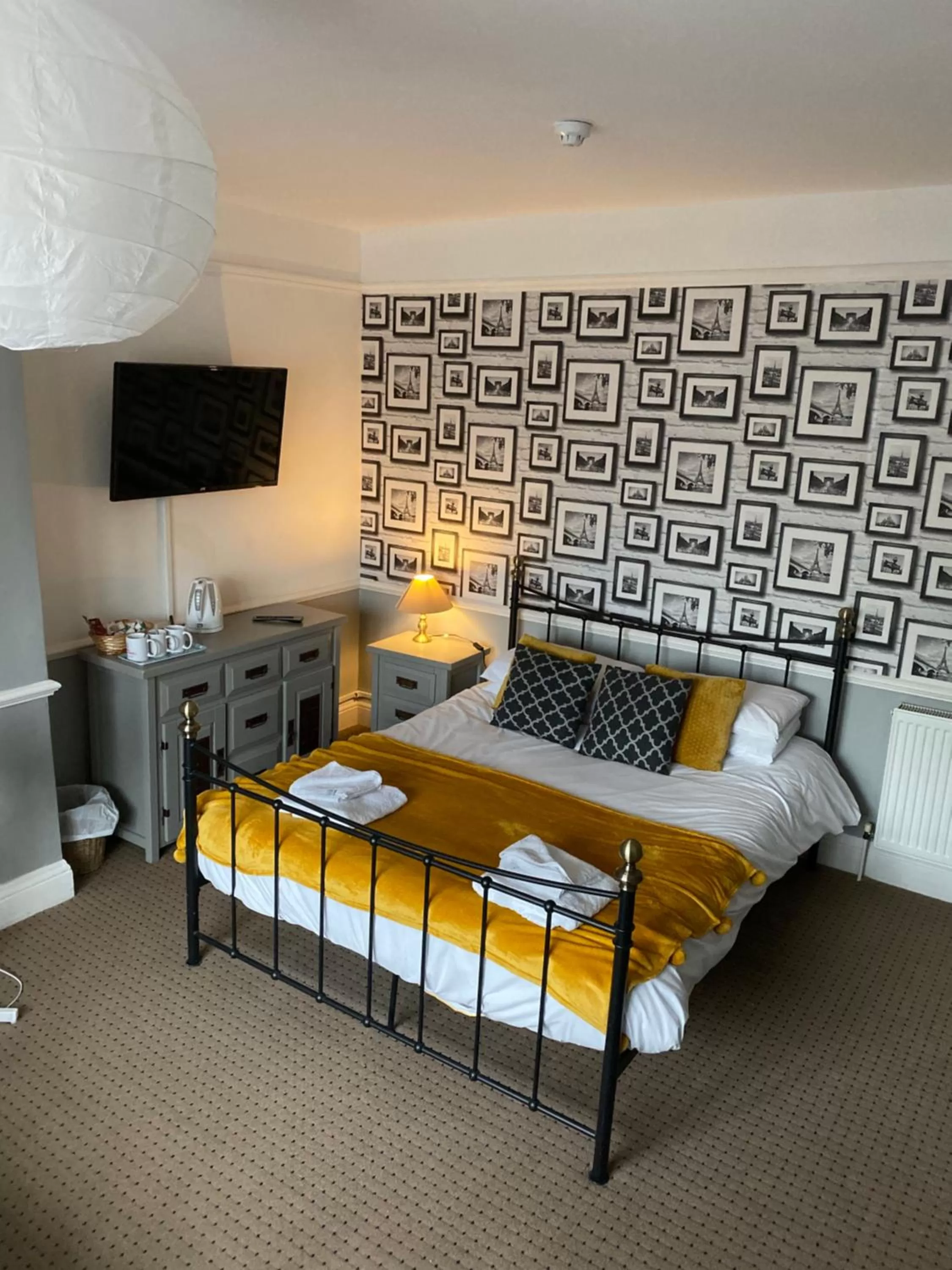 Bedroom, Bed in The Red Lion Inn