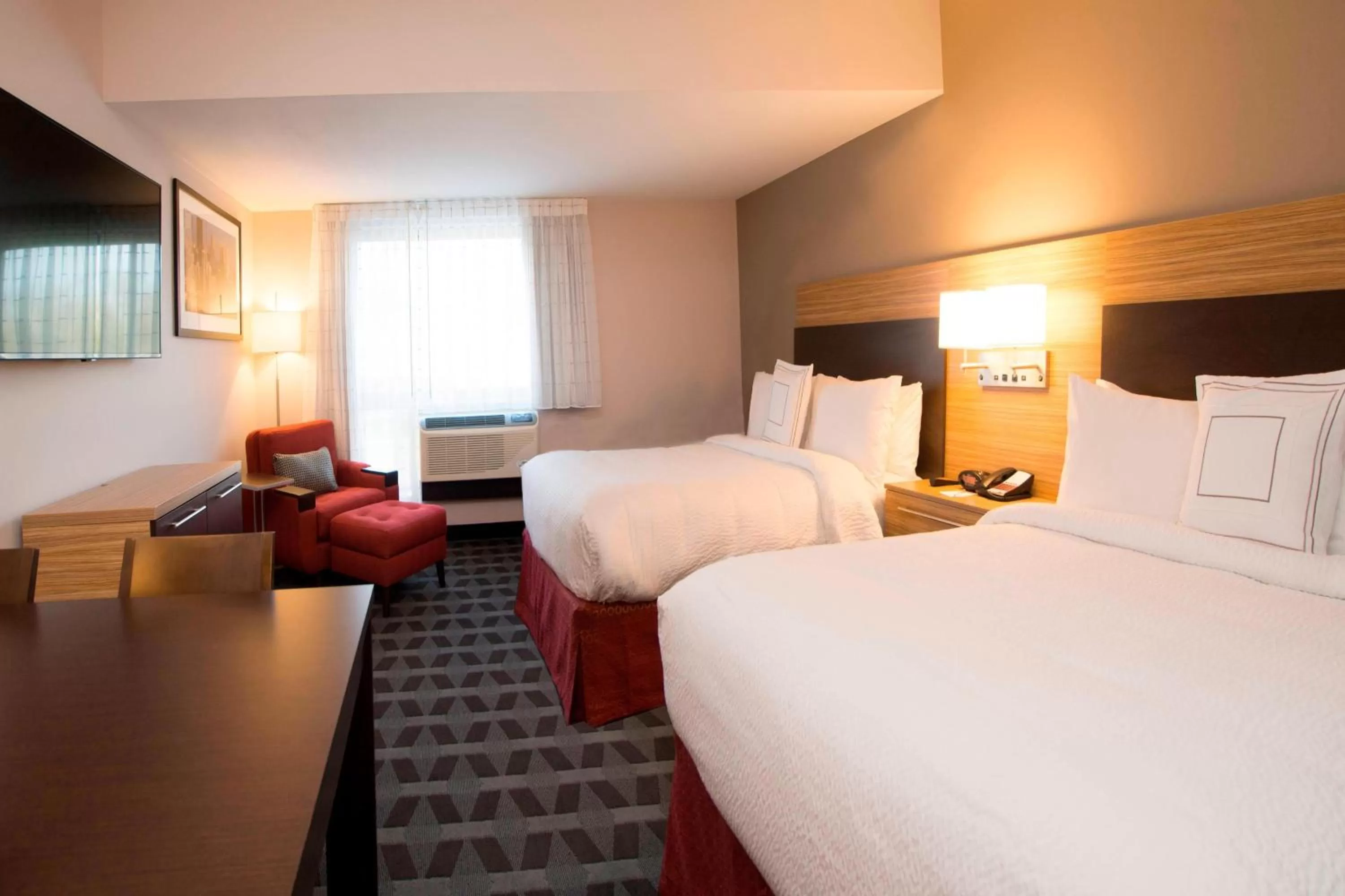 Photo of the whole room, Bed in TownePlace Suites by Marriott Pittsburgh Cranberry Township