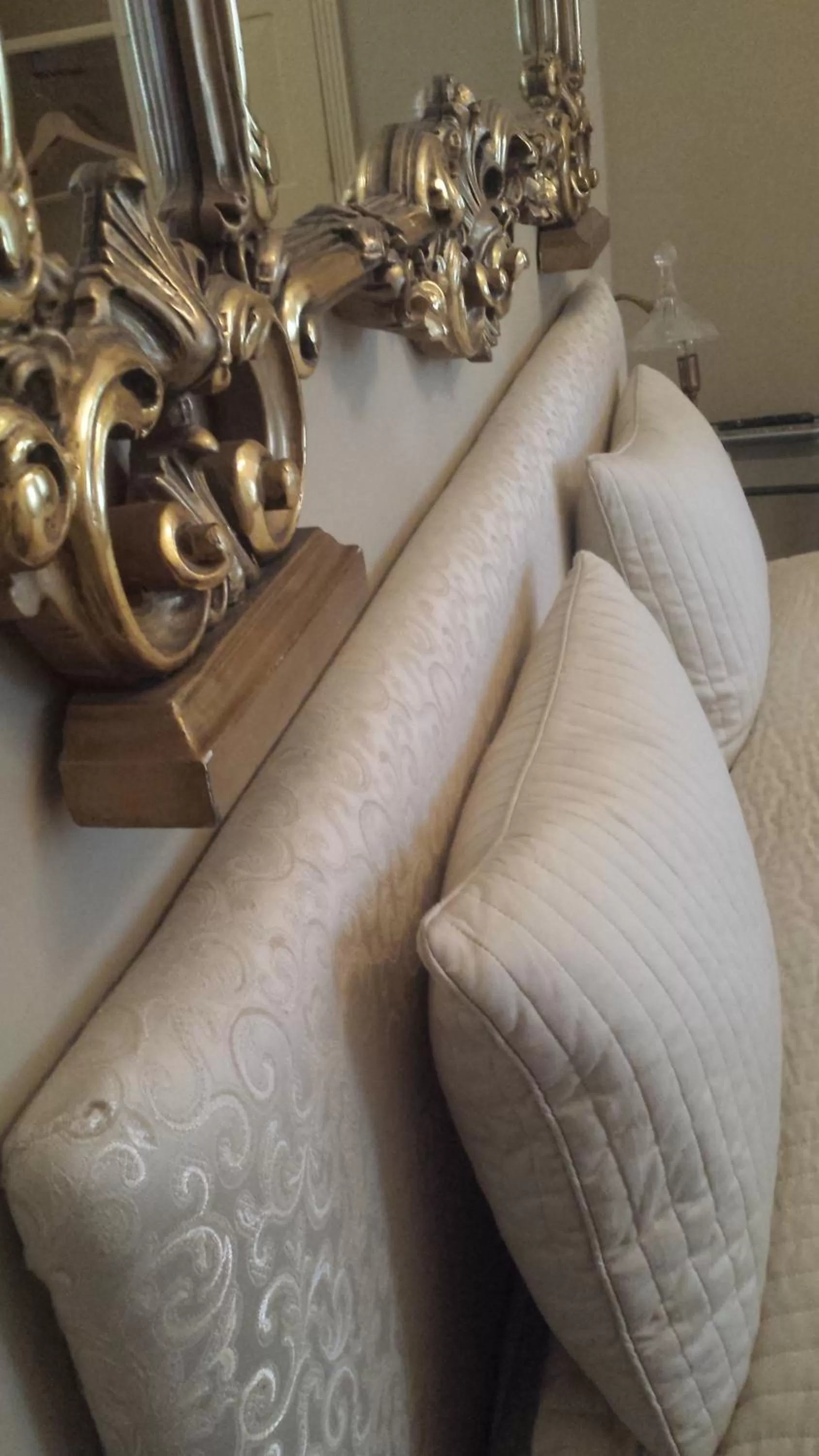 Bedroom in Monfort Club B&B