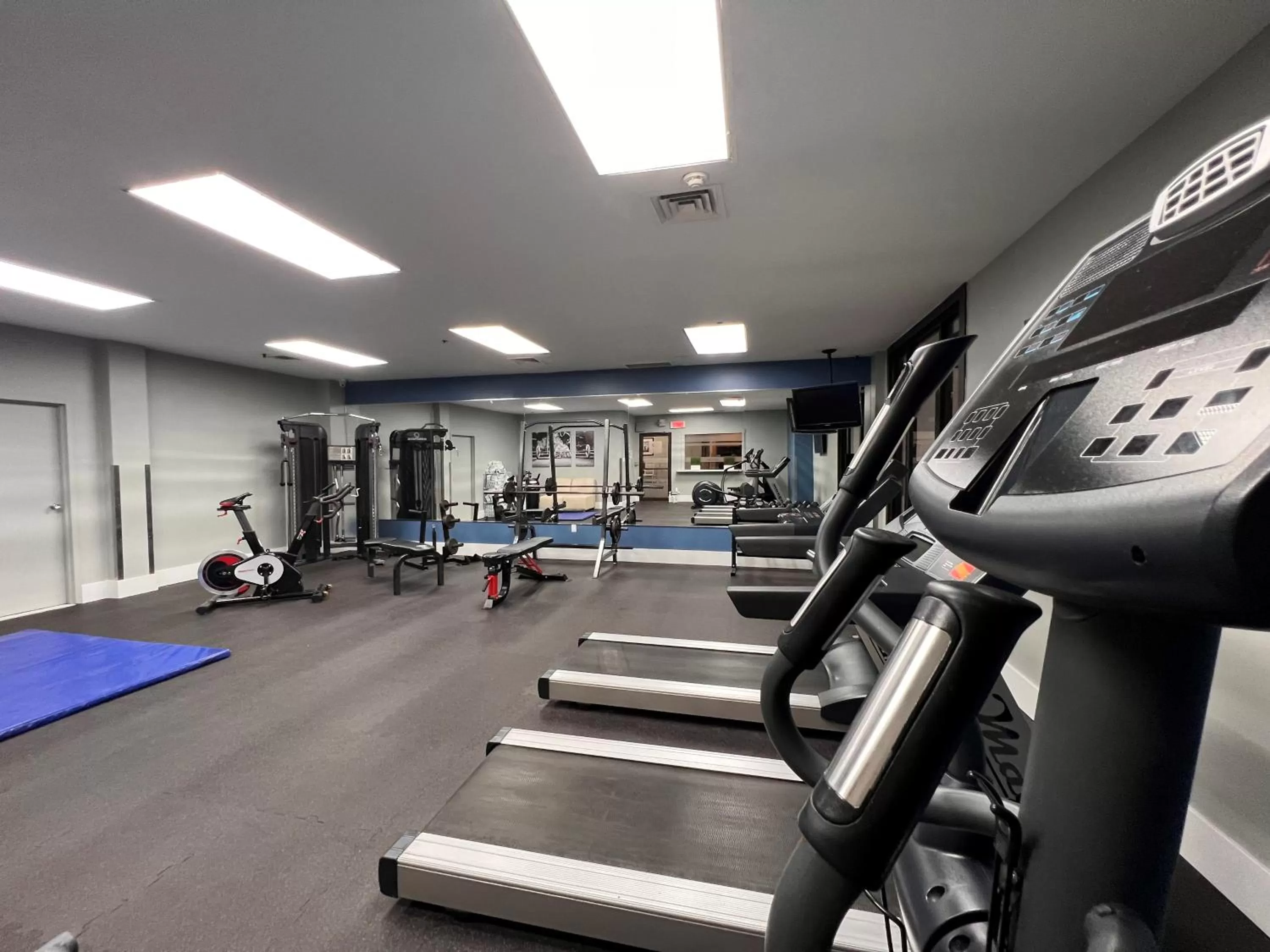 Fitness centre/facilities in Hotel Universel Montréal