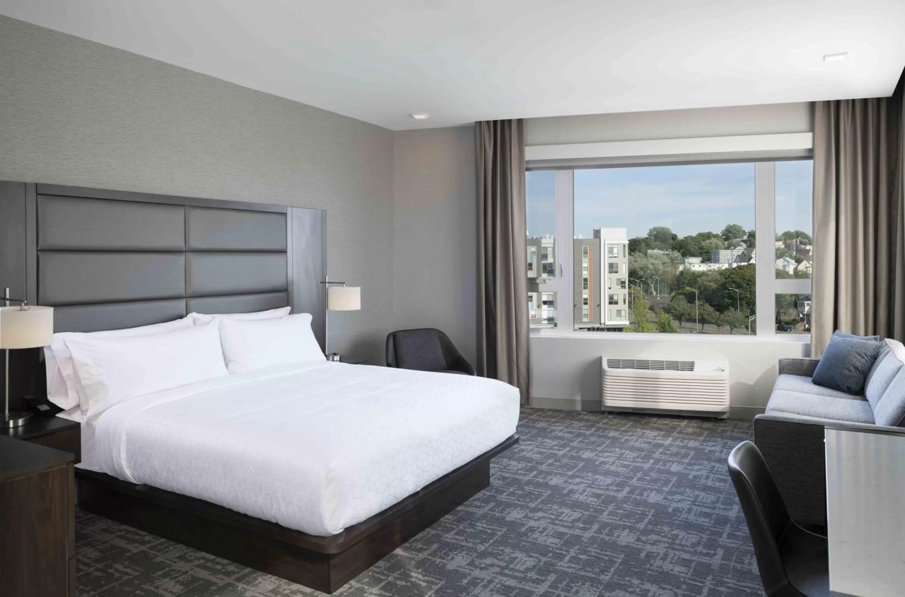 Studio King Suite with Mobility Accessible Tub - Non-Smoking in Staybridge Suites - Boston Logan Airport - Revere, an IHG Hotel
