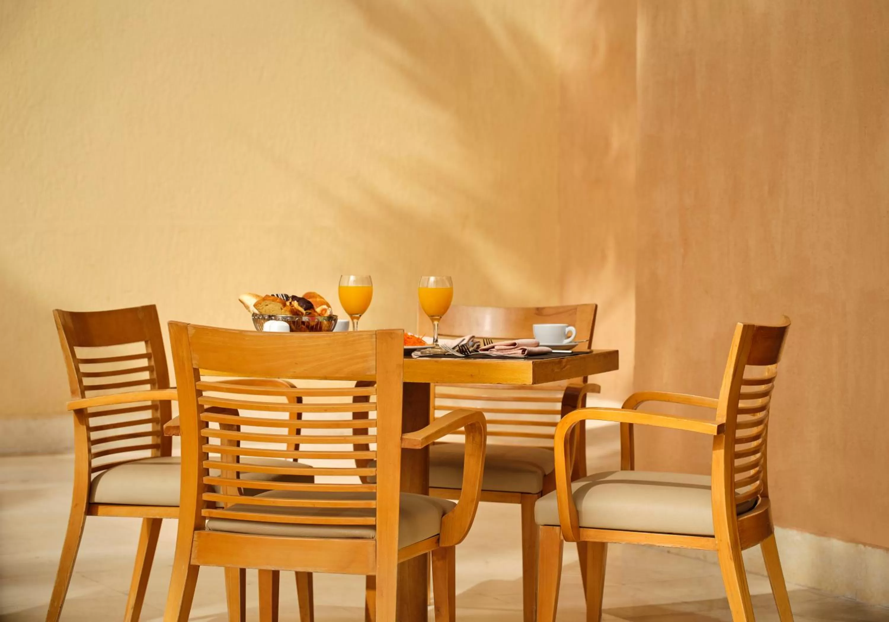 Restaurant/places to eat in Coral Sea Aqua Club Resort