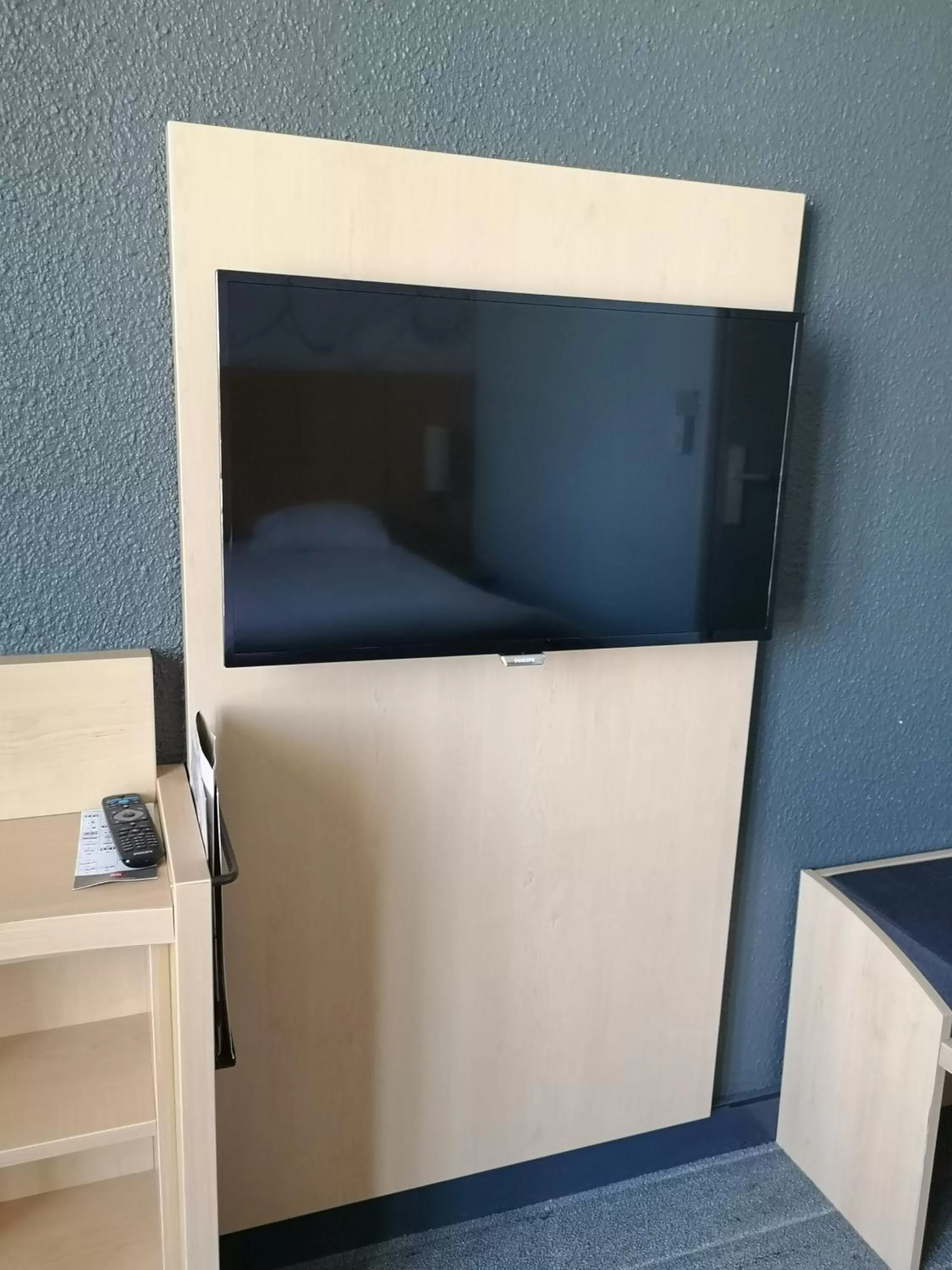 TV and multimedia in ibis Toulouse Gare Matabiau