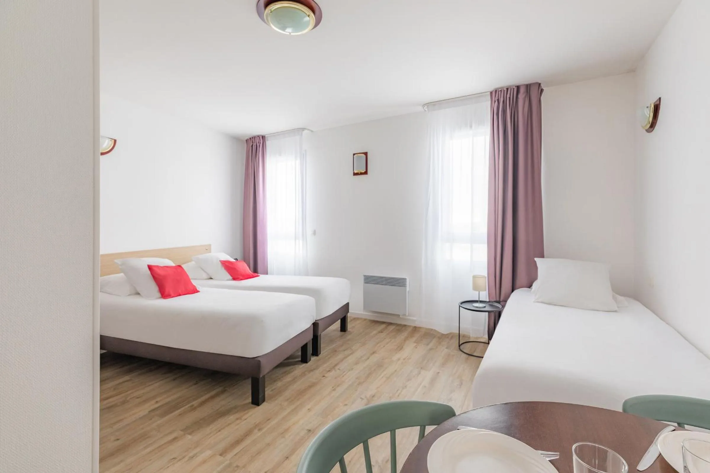 Bed in Appart'City Confort Brest