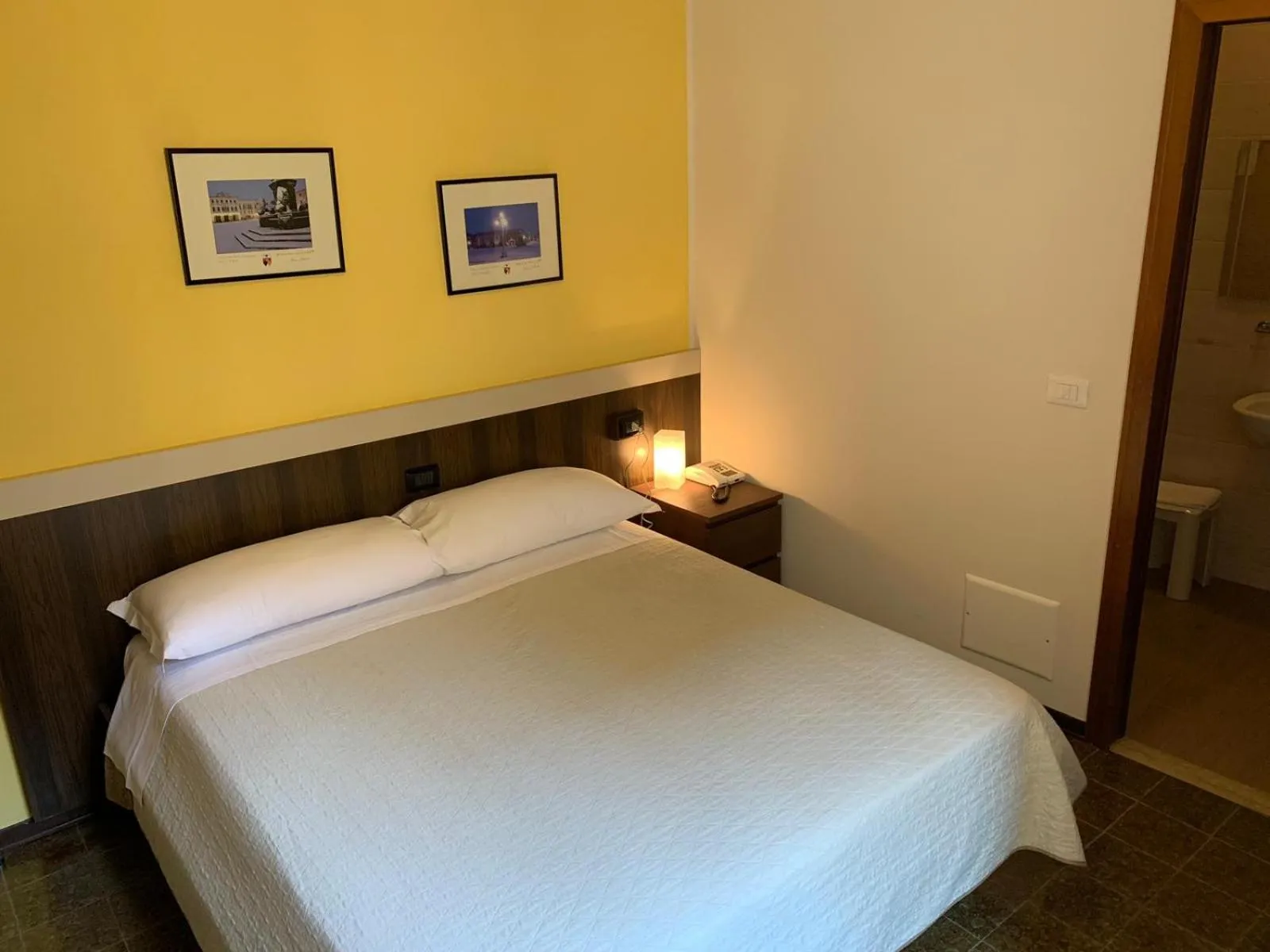 Bed in Hotel Centrale