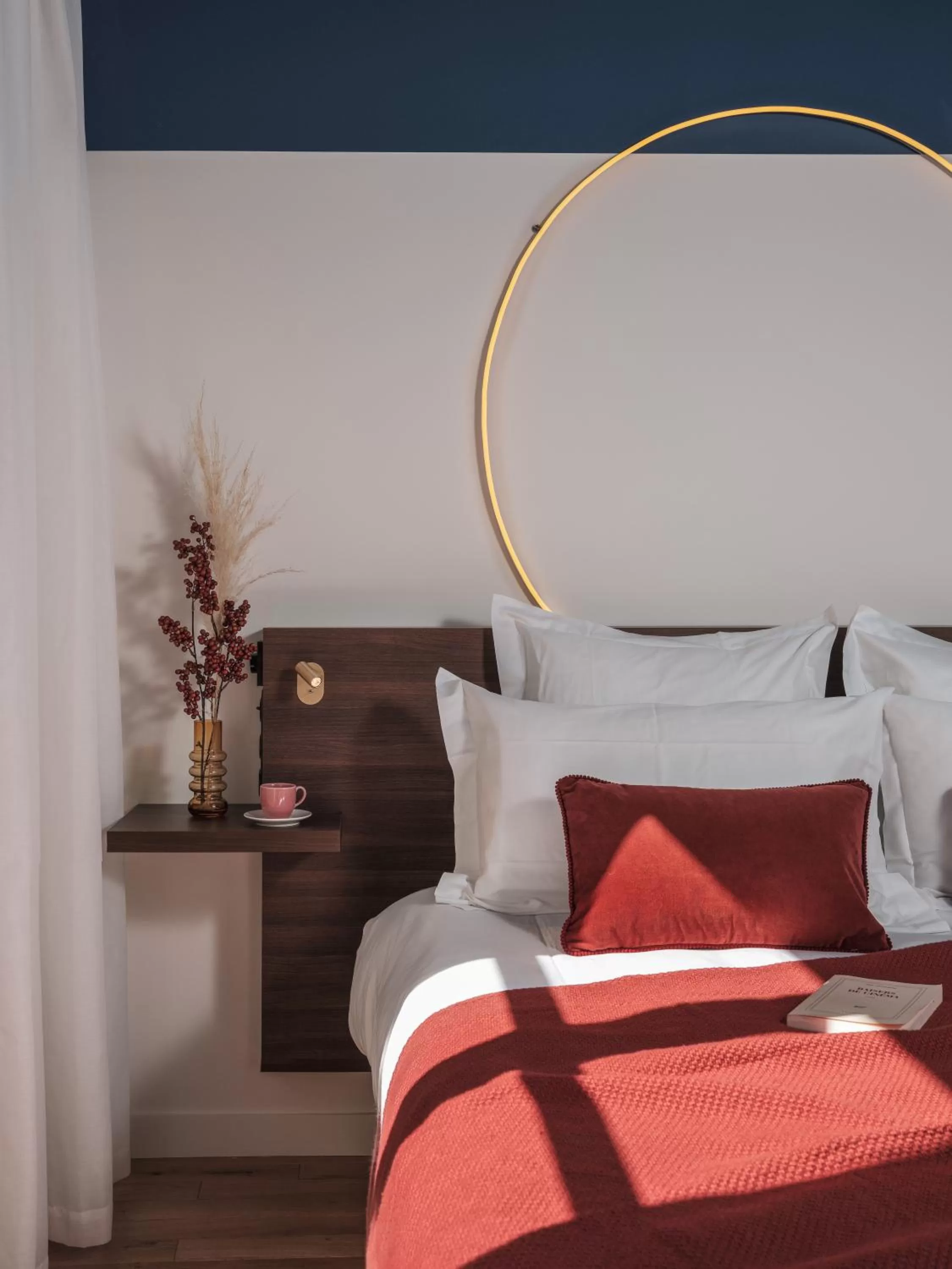 Bed in Seven Hotel Paris