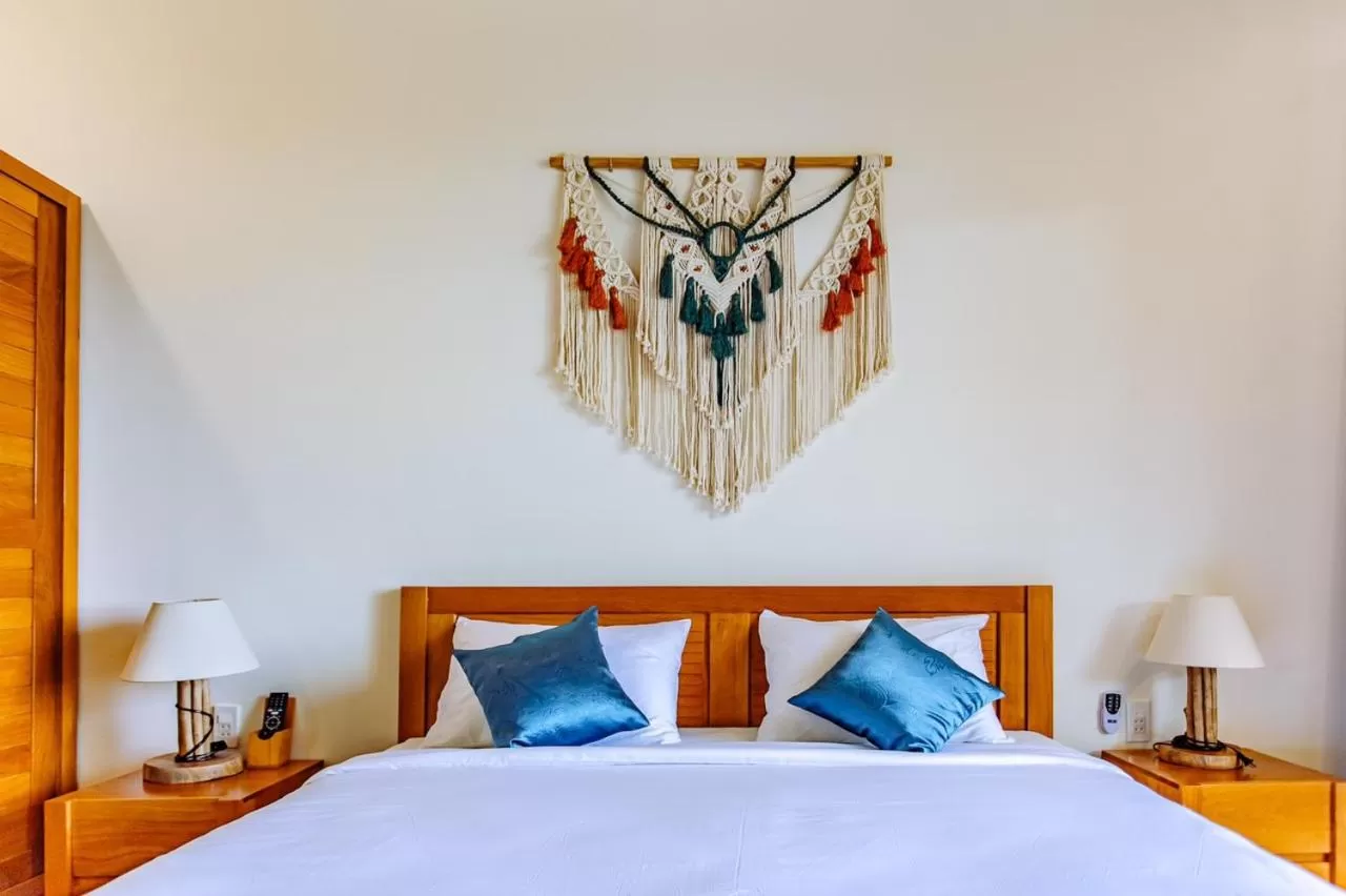 Bed in Rocks Beach Boutique