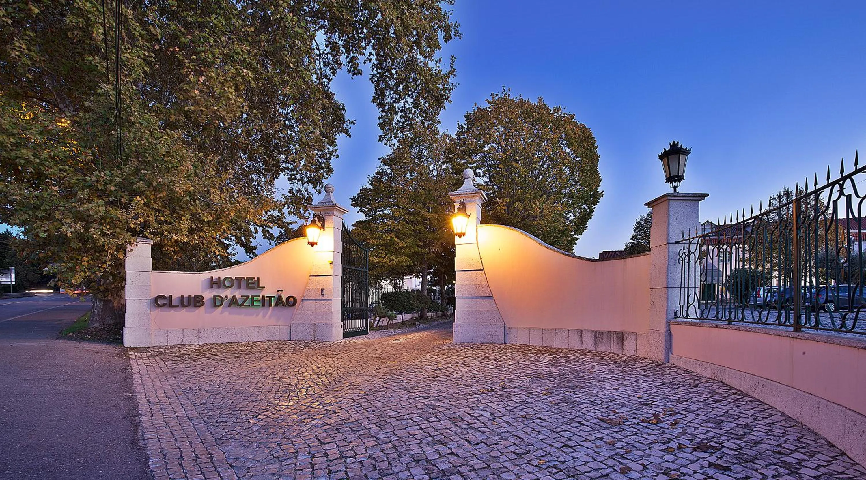 Facade/entrance in Turim Club Azeitao Hotel