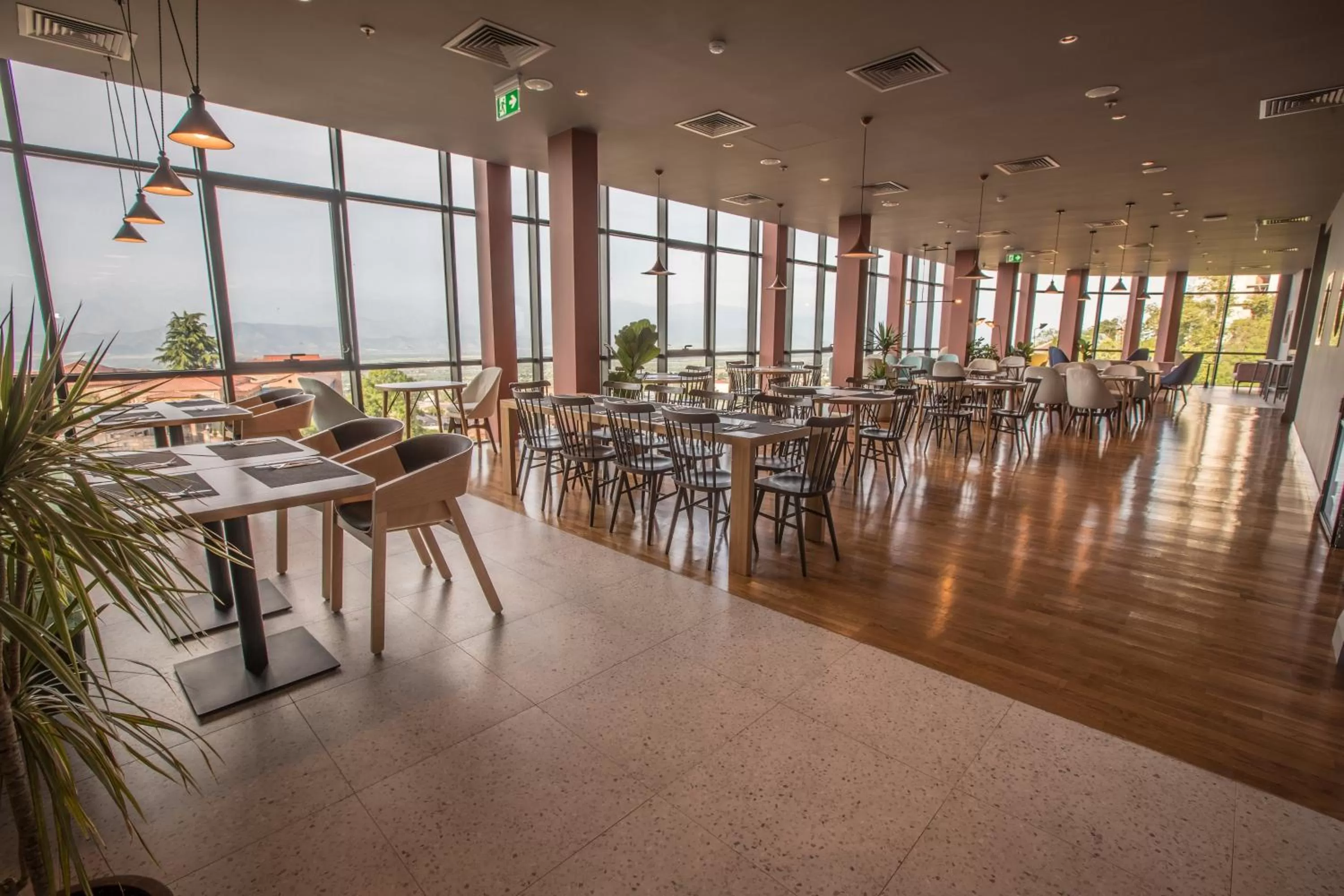 Restaurant/places to eat in Holiday Inn Telavi by IHG