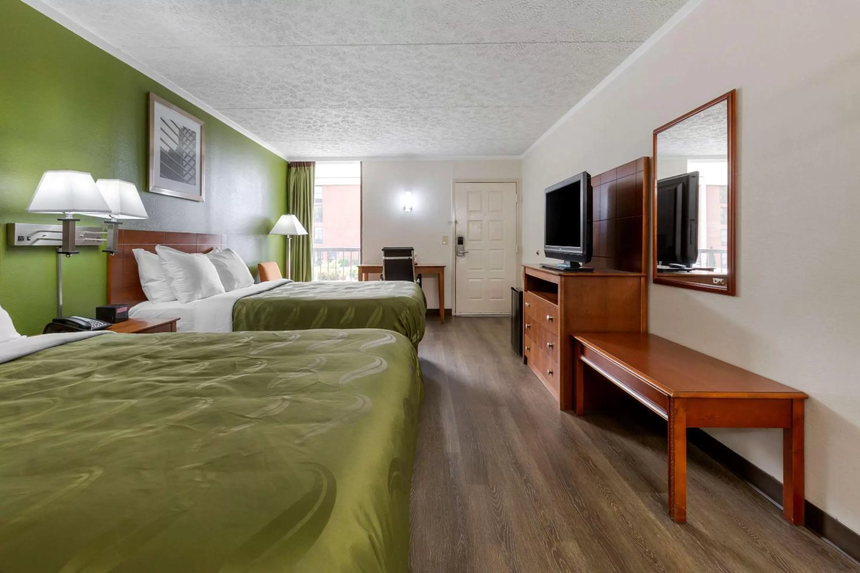 Bedroom, Bed in Quality Inn - Roxboro South