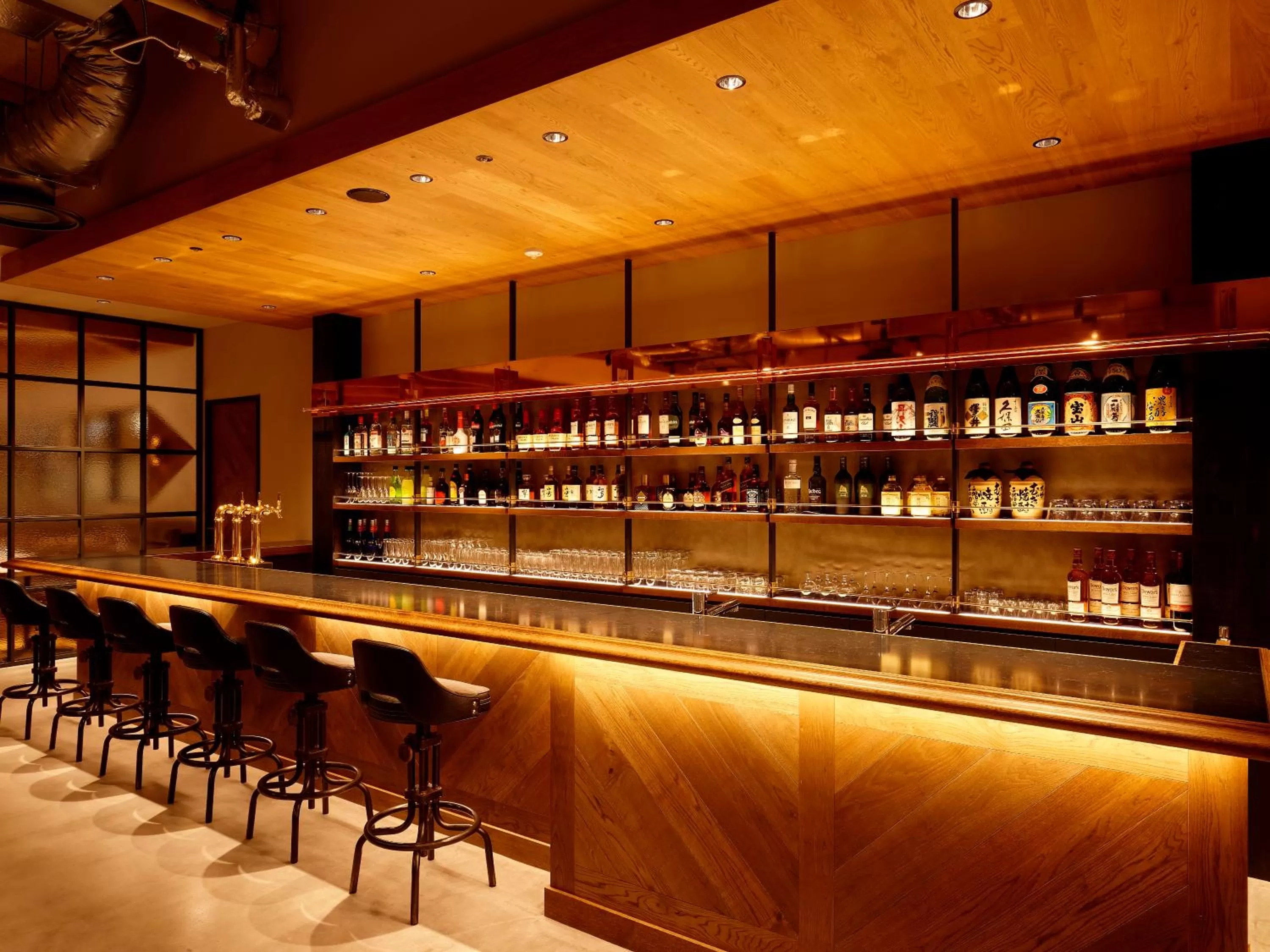 Lounge or bar in Kawasaki King Skyfront Tokyu REI Hotel