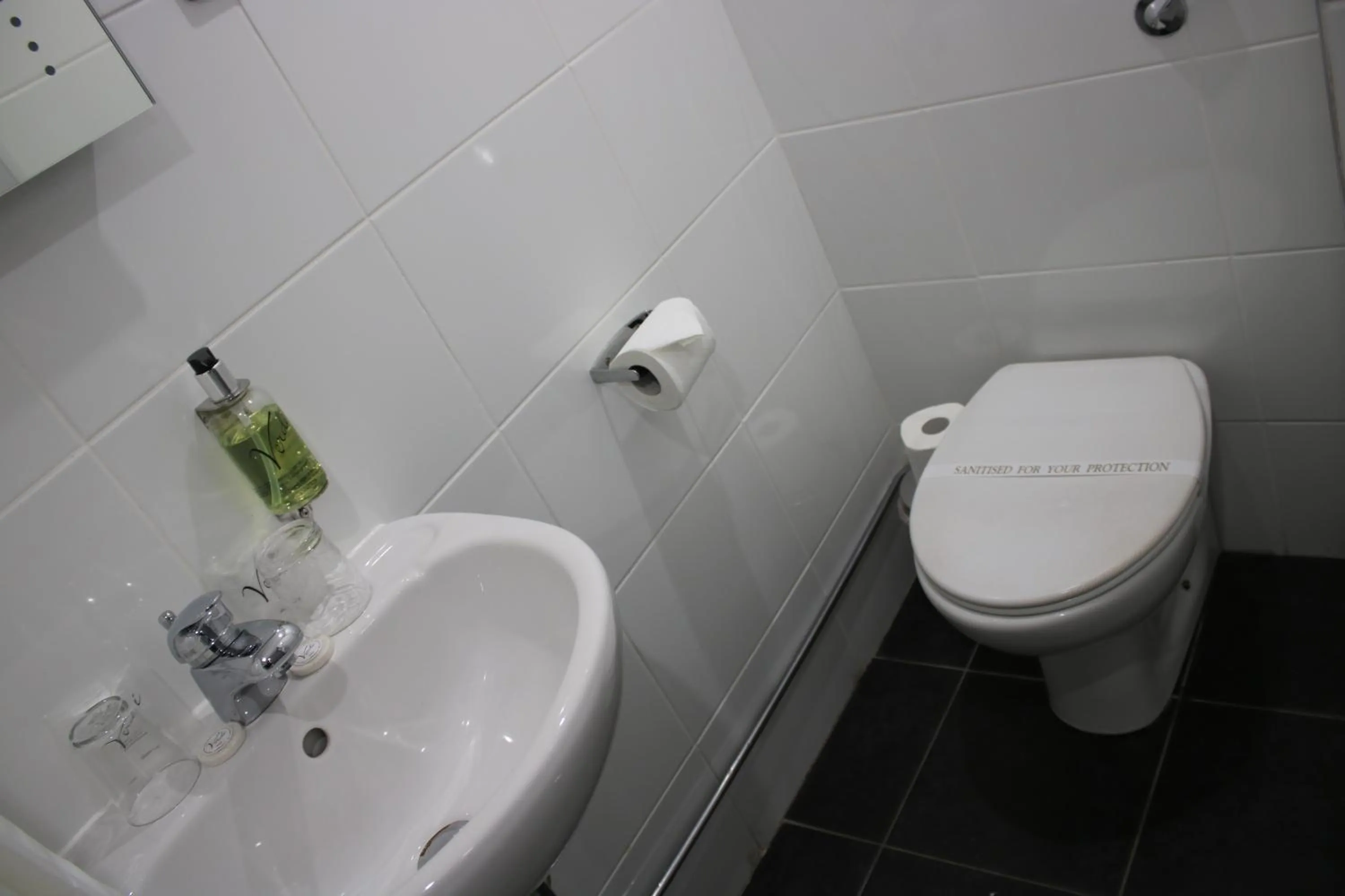 Bathroom in Brunswick Merchant City Hotel