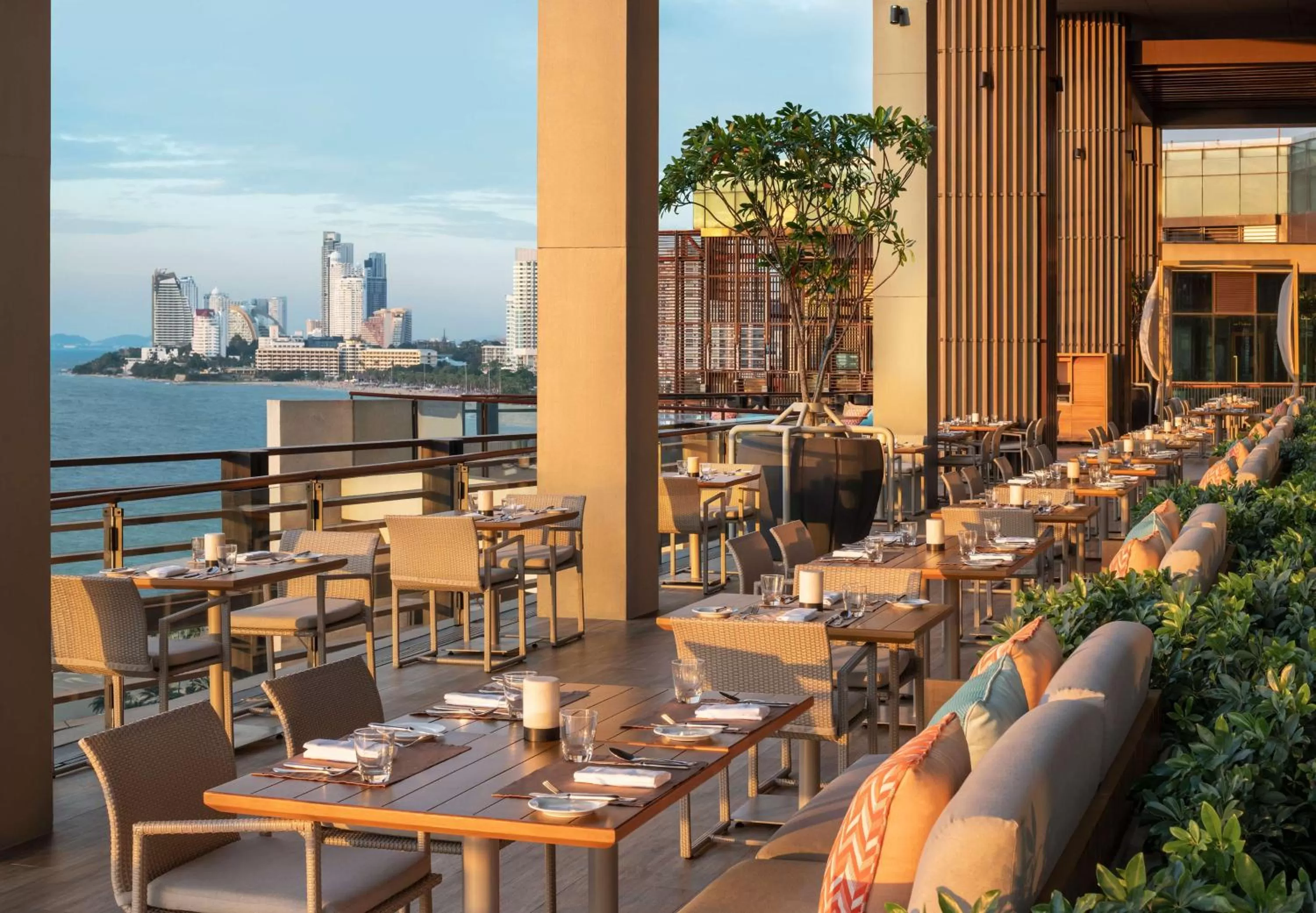 Restaurant/places to eat in Hilton Pattaya