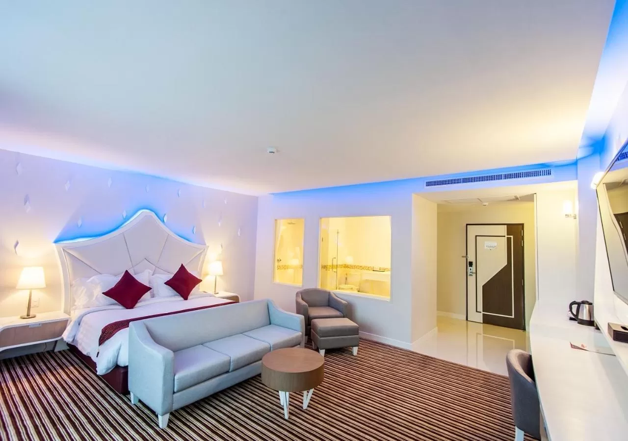 Photo of the whole room, Bed in The Paradiso JK Design Hotel