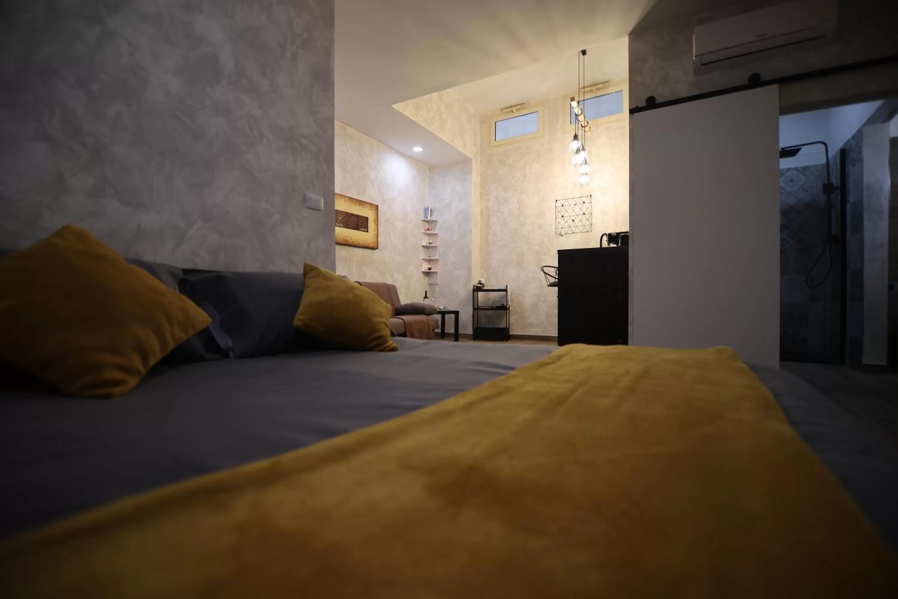 Property building, Bed in La Clessidra B&B