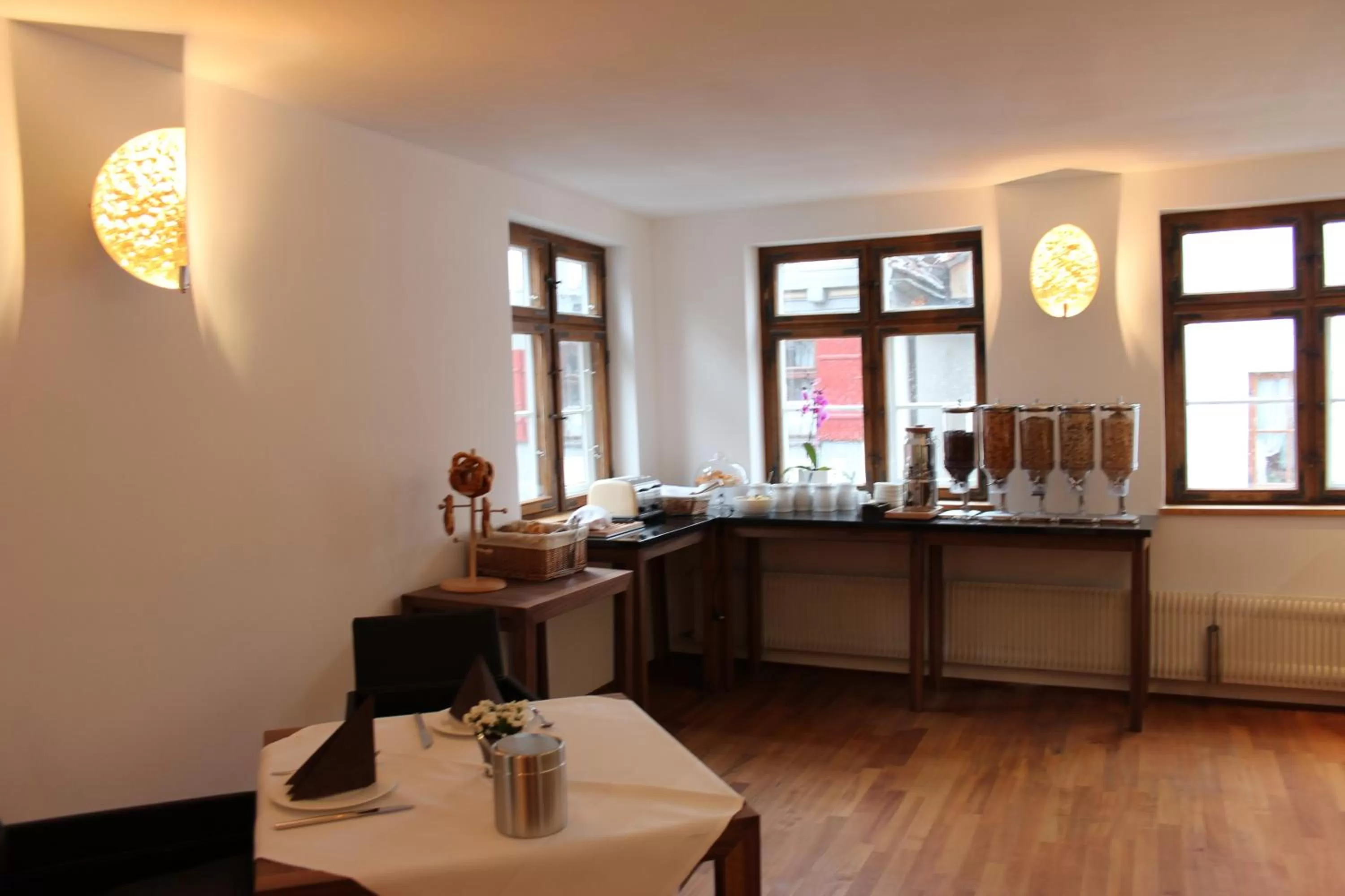 Restaurant/places to eat in Hotel Schmales Haus