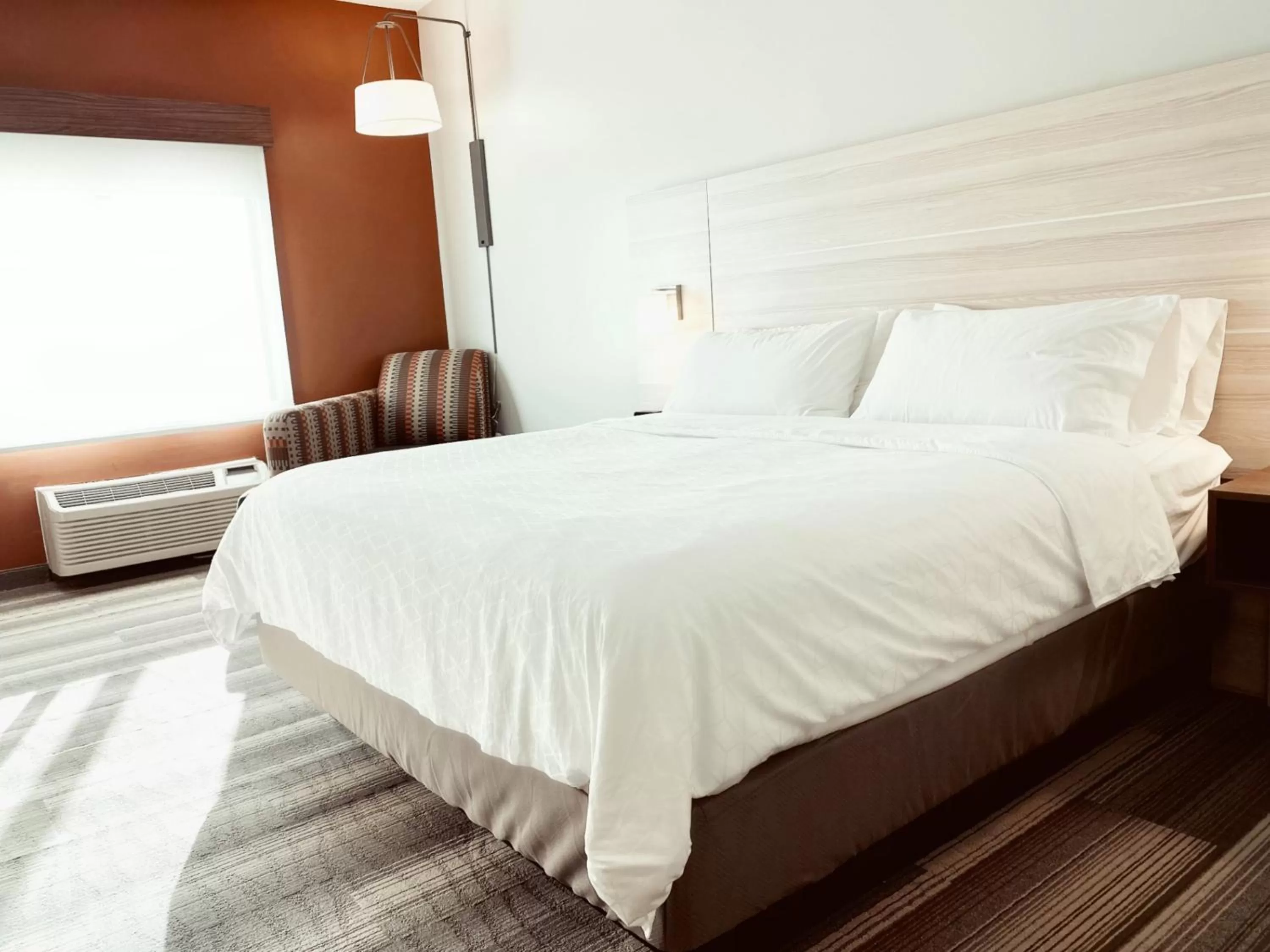 Bed in Holiday Inn Express Hotel & Suites Logansport by IHG