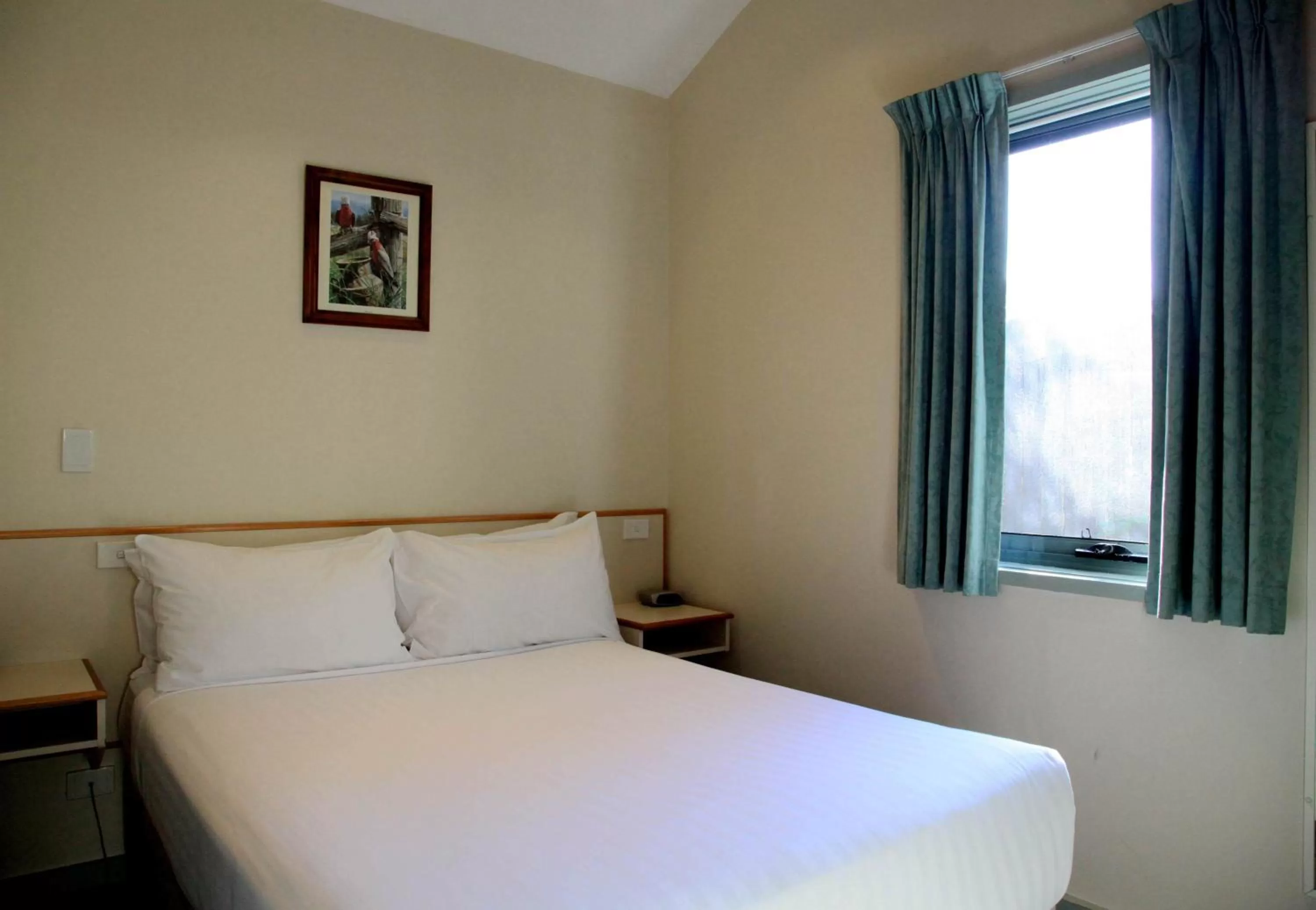 Bed in Travellers Motor Village