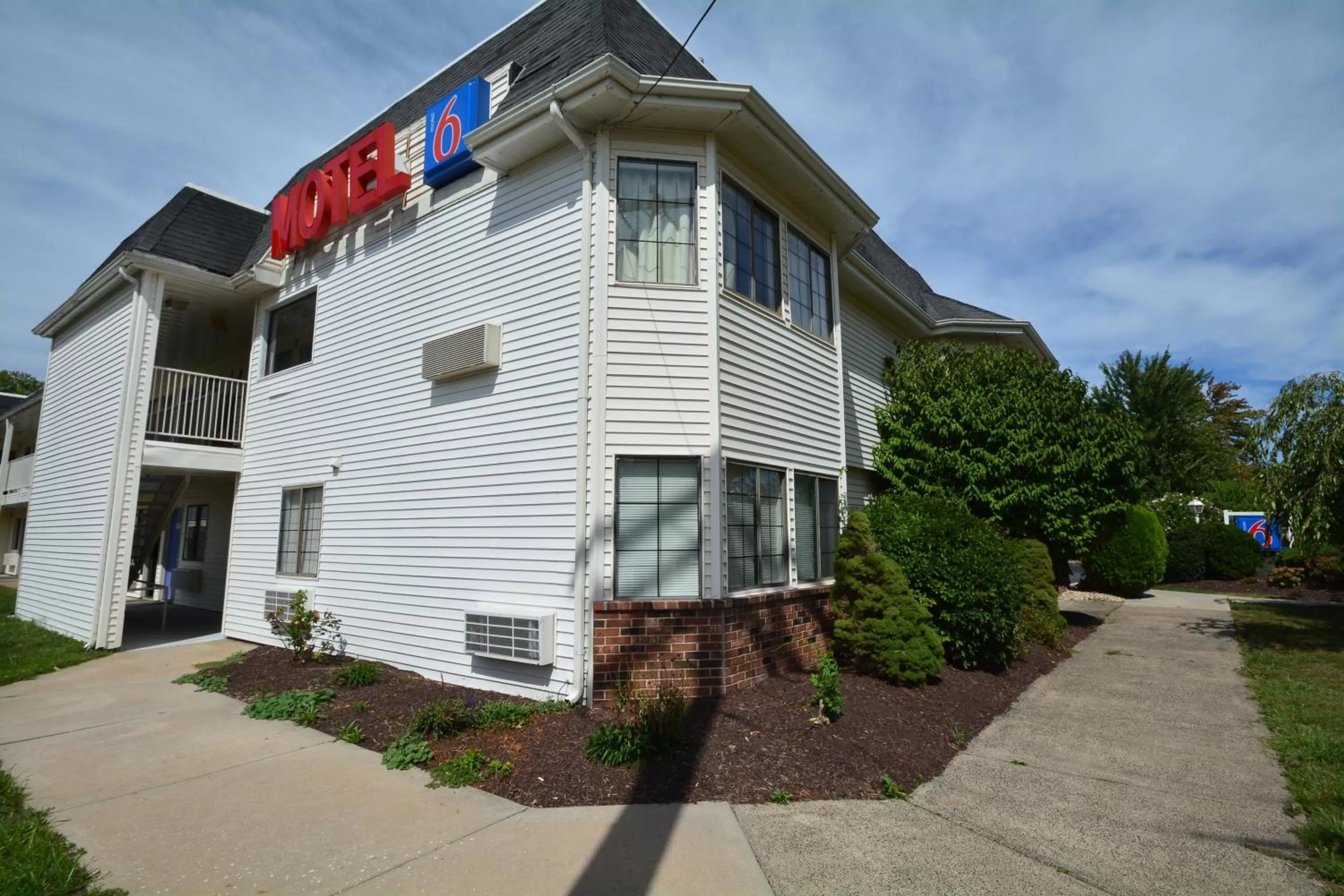 Property building in Motel 6-Wethersfield, CT - Hartford