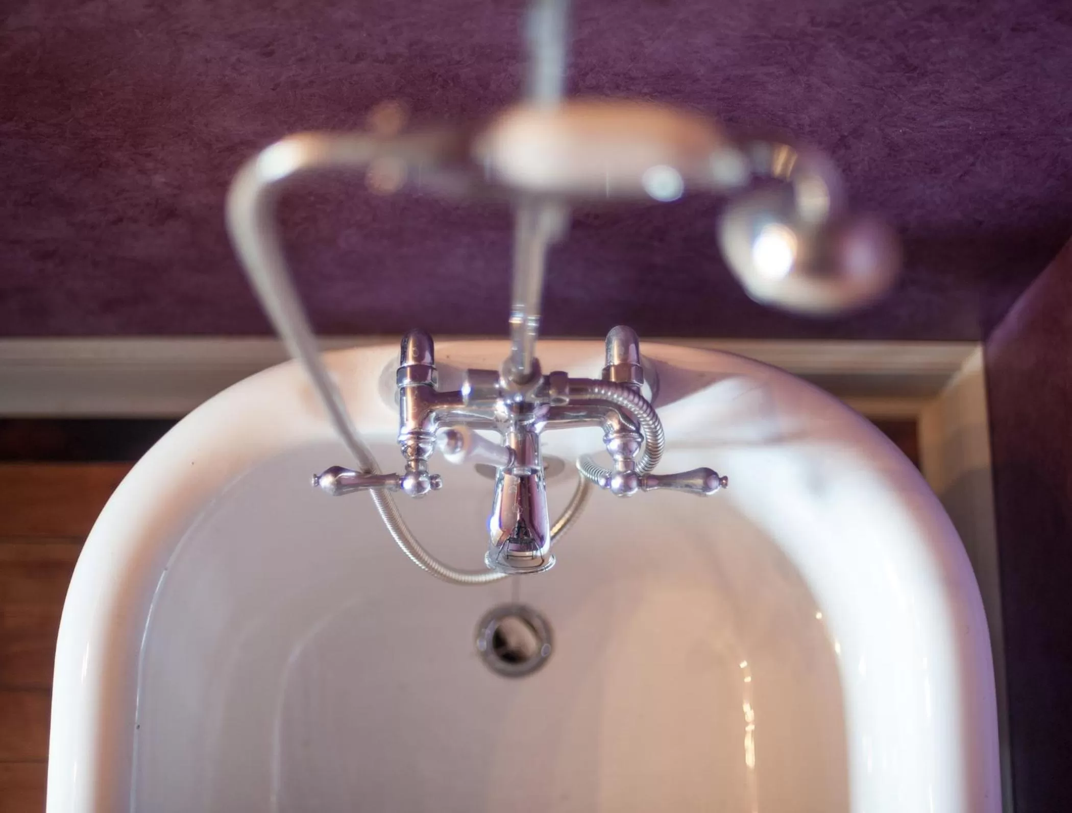 Shower in Grand Highland Hotel