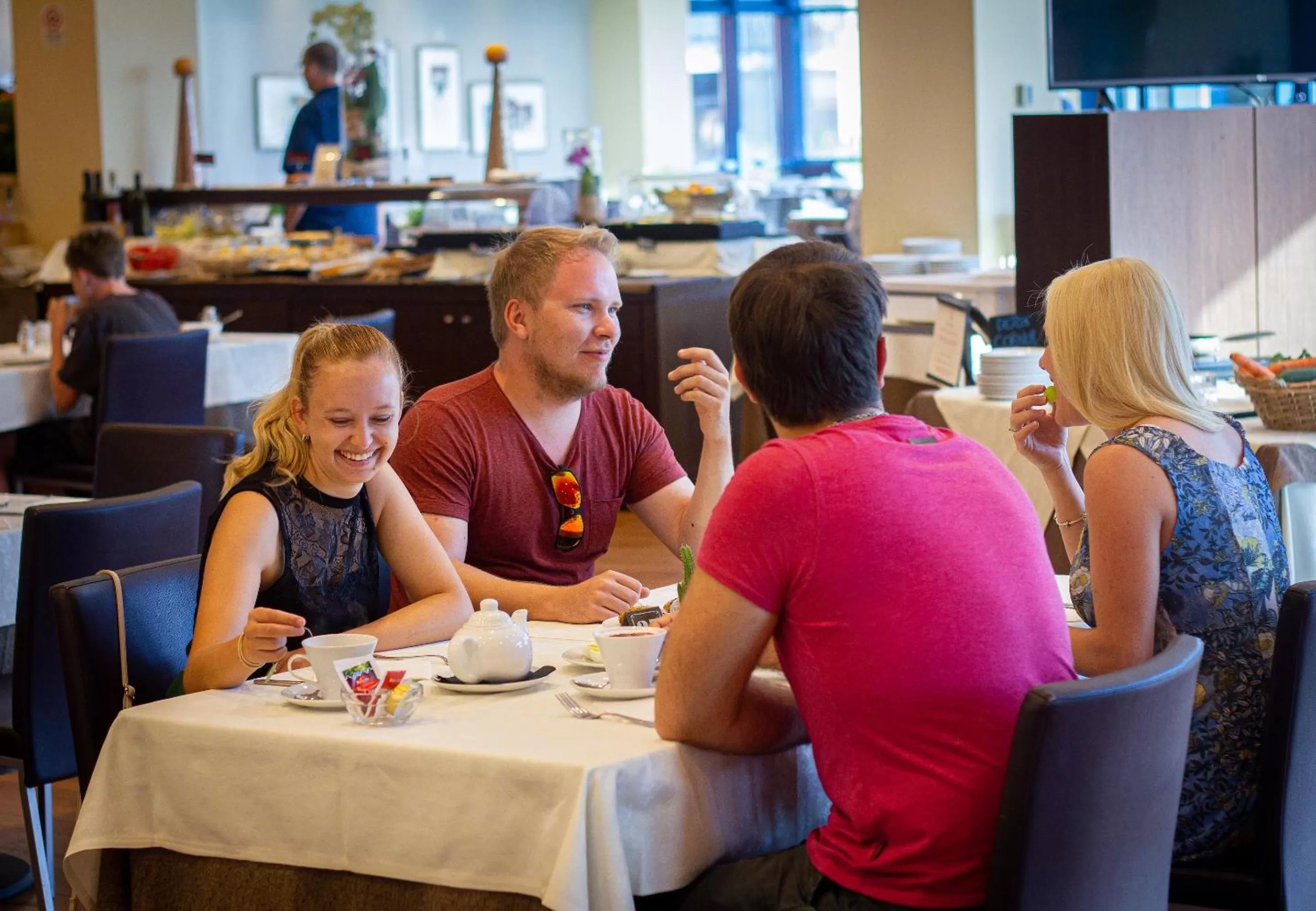 Restaurant/places to eat in Tuscany Inn