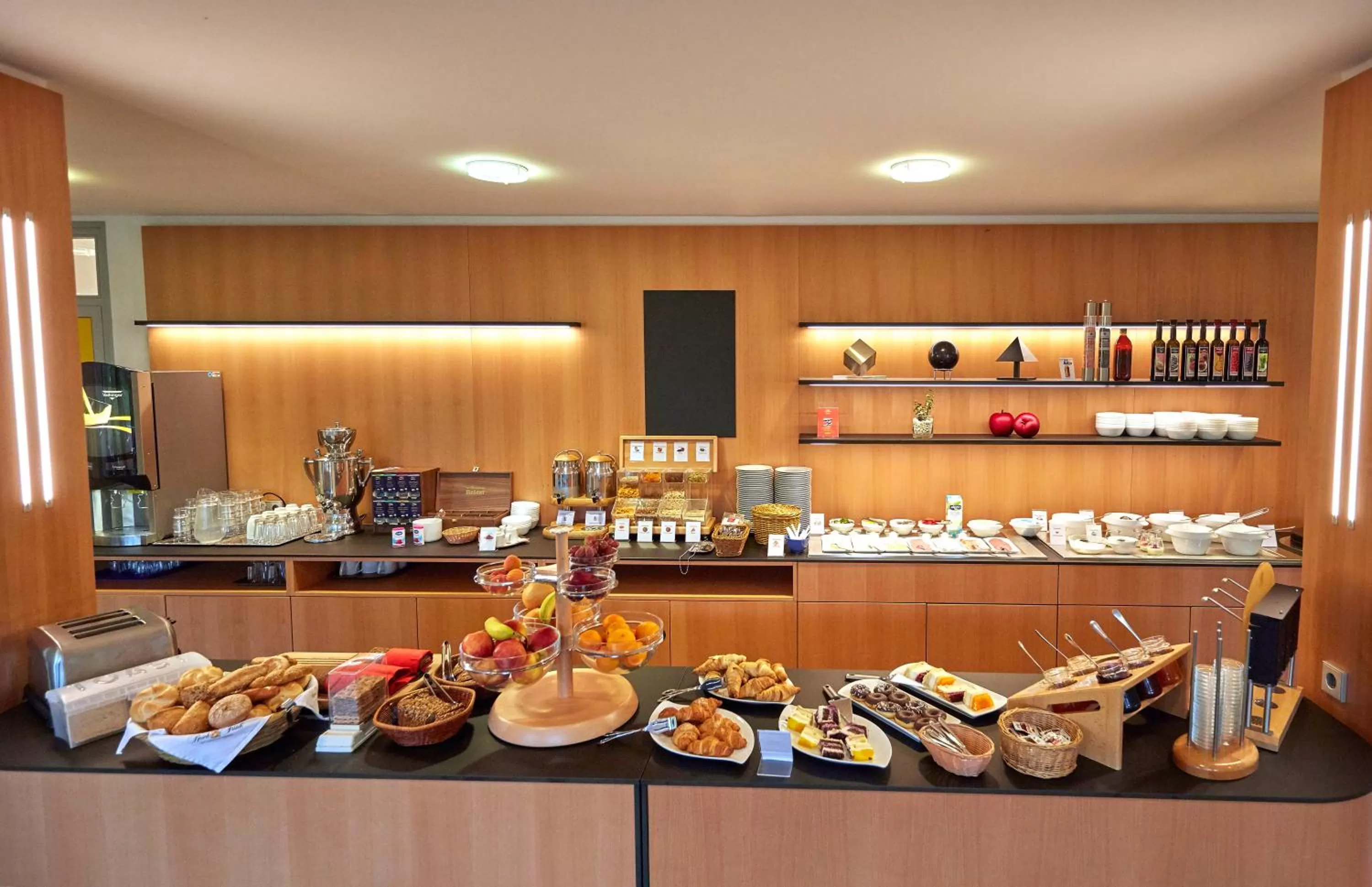 Buffet breakfast in Hotel ISG Heidelberg