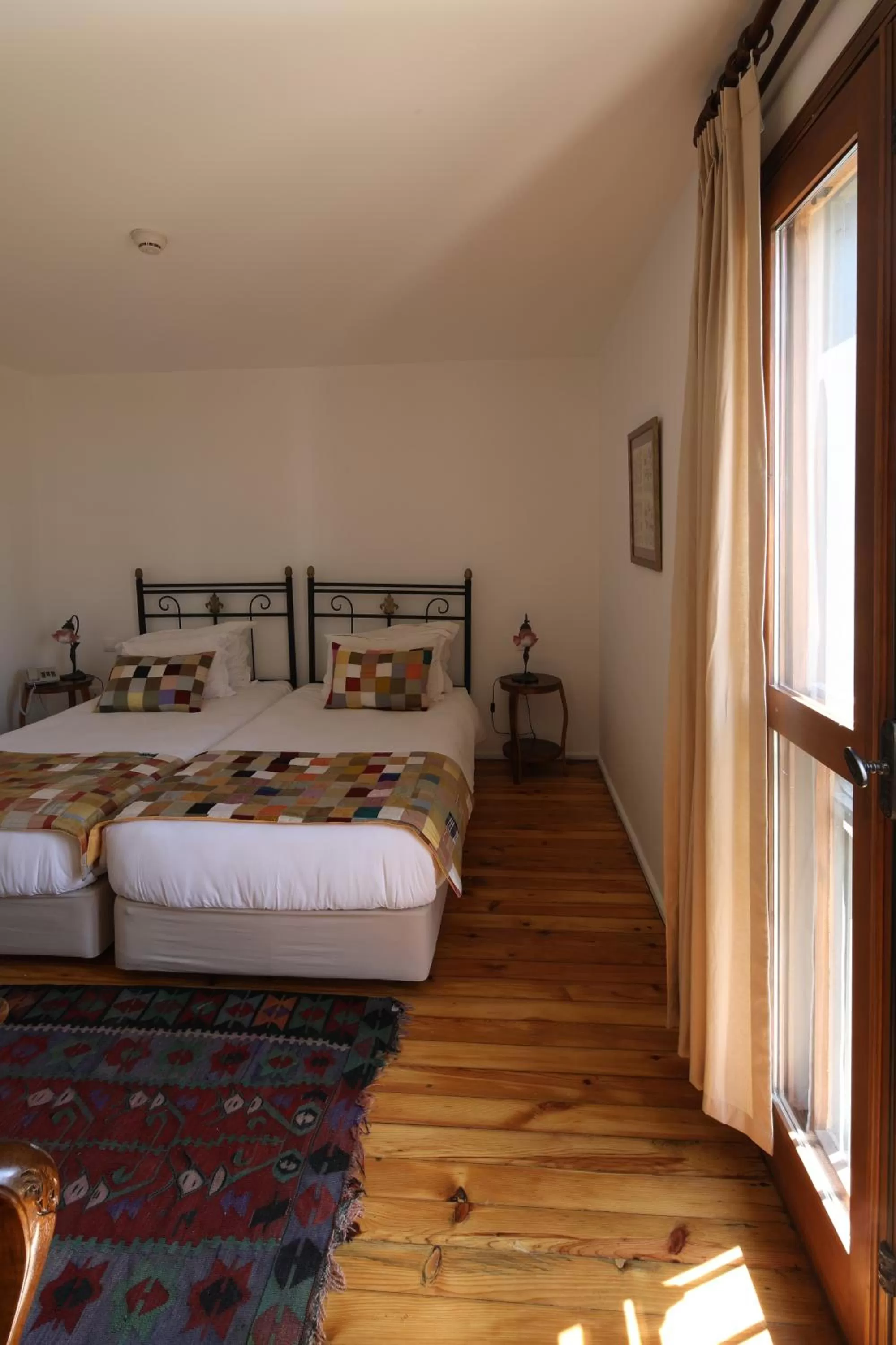 Bedroom, Bed in Hotel Kalehan