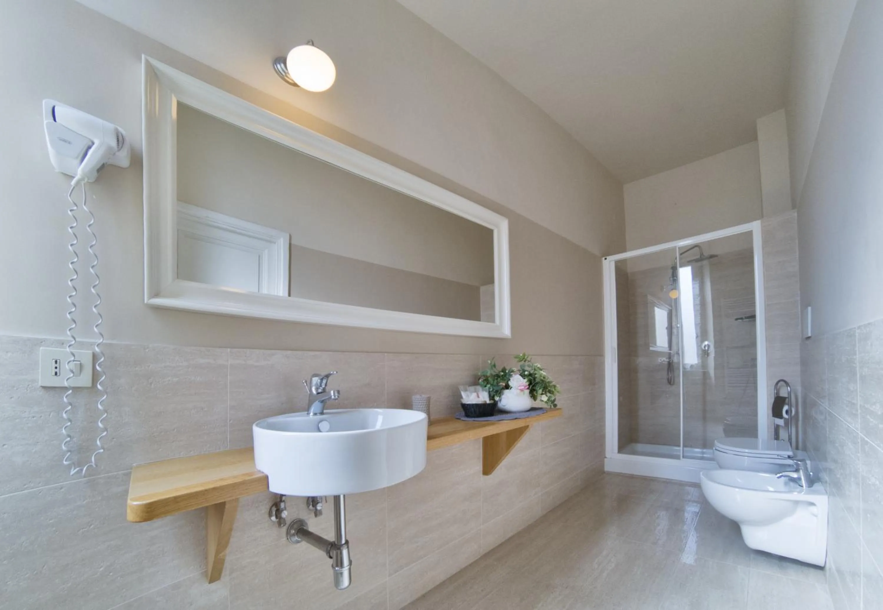 Bathroom in Hotel Touring Wellness & Beauty