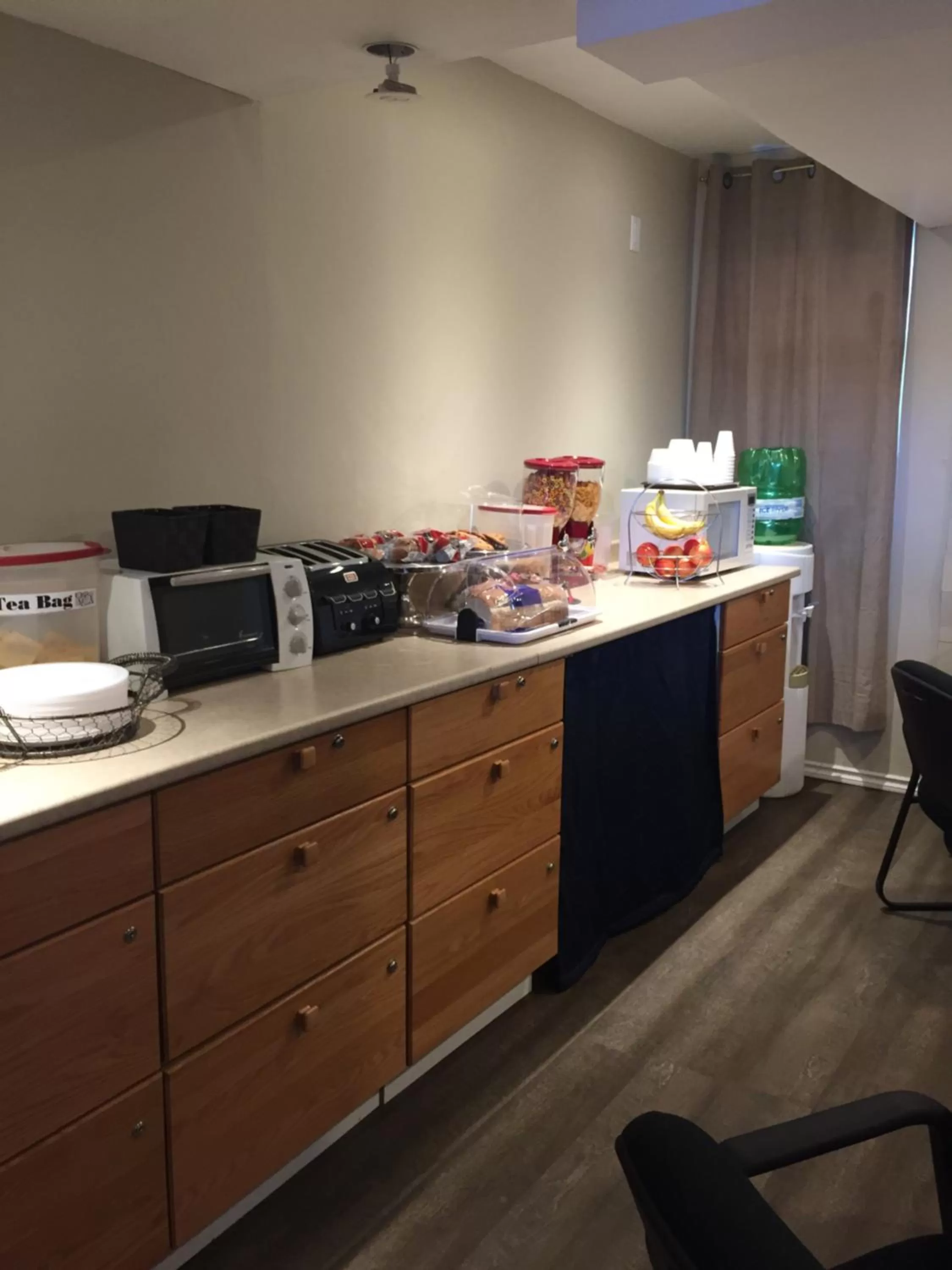 Breakfast in Red Deer Inn & Suites