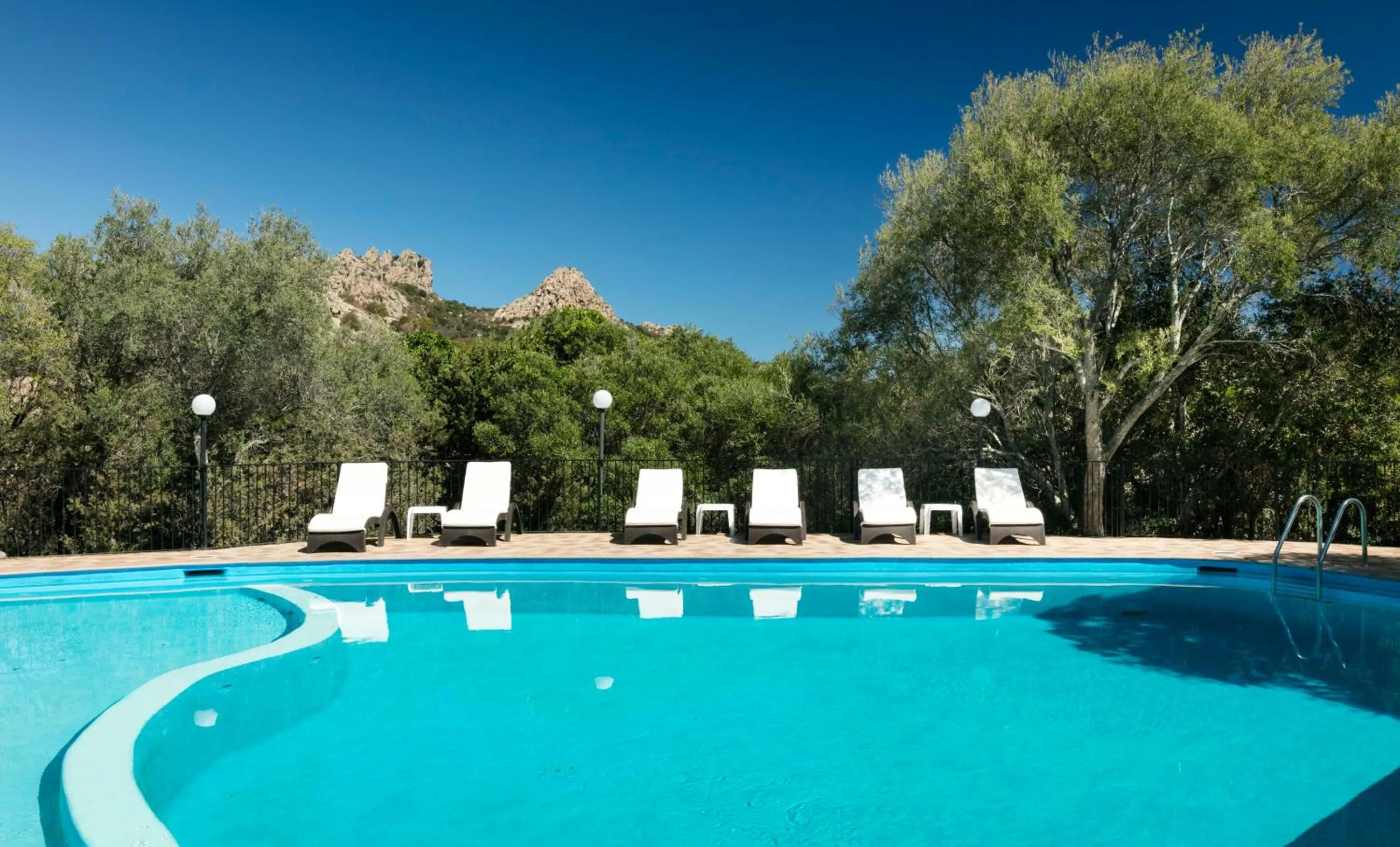 Swimming pool in Hotel Rocce Sarde