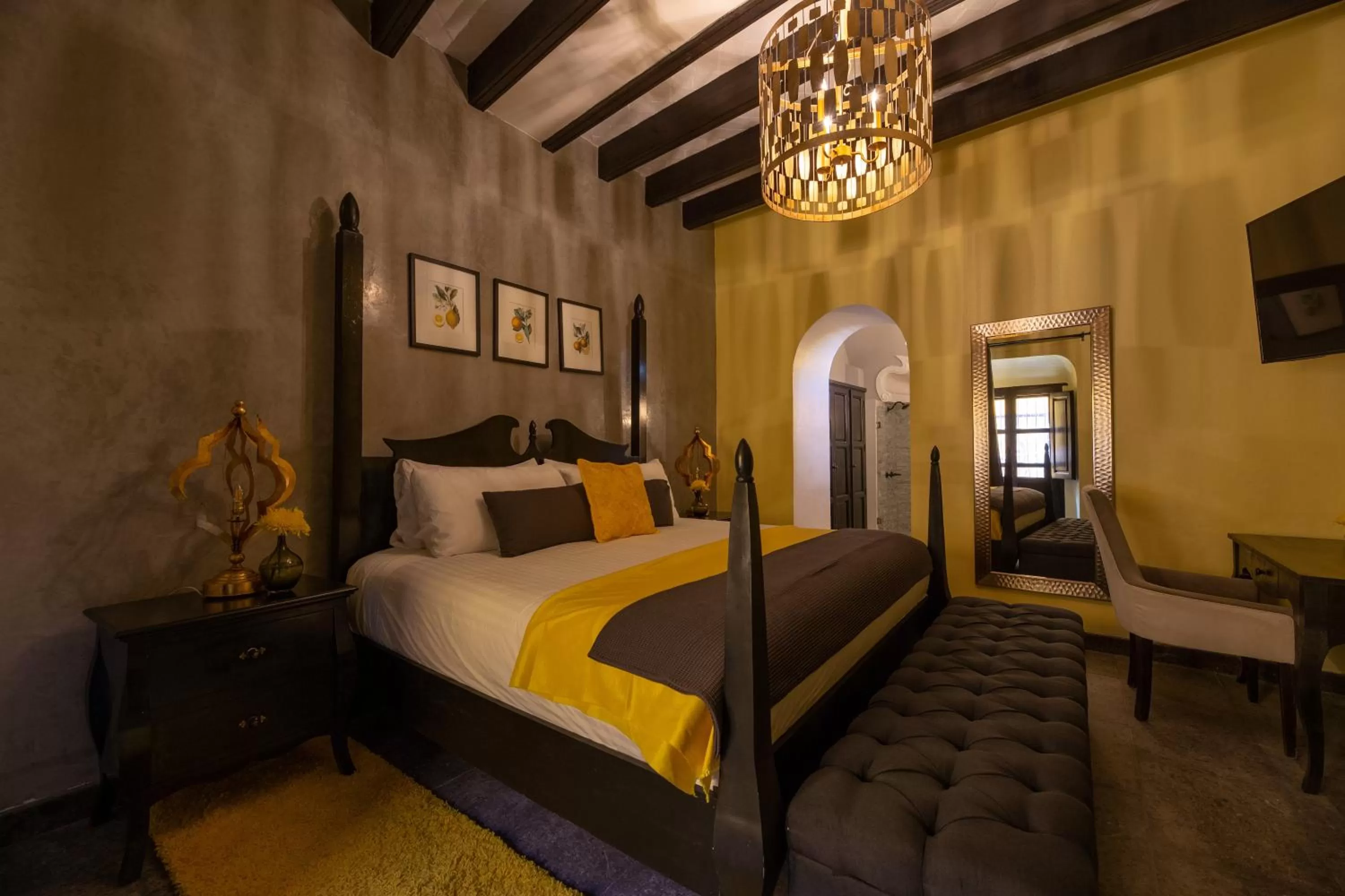 Photo of the whole room, Bed in Luxury Boutique Hotel Villa Limon