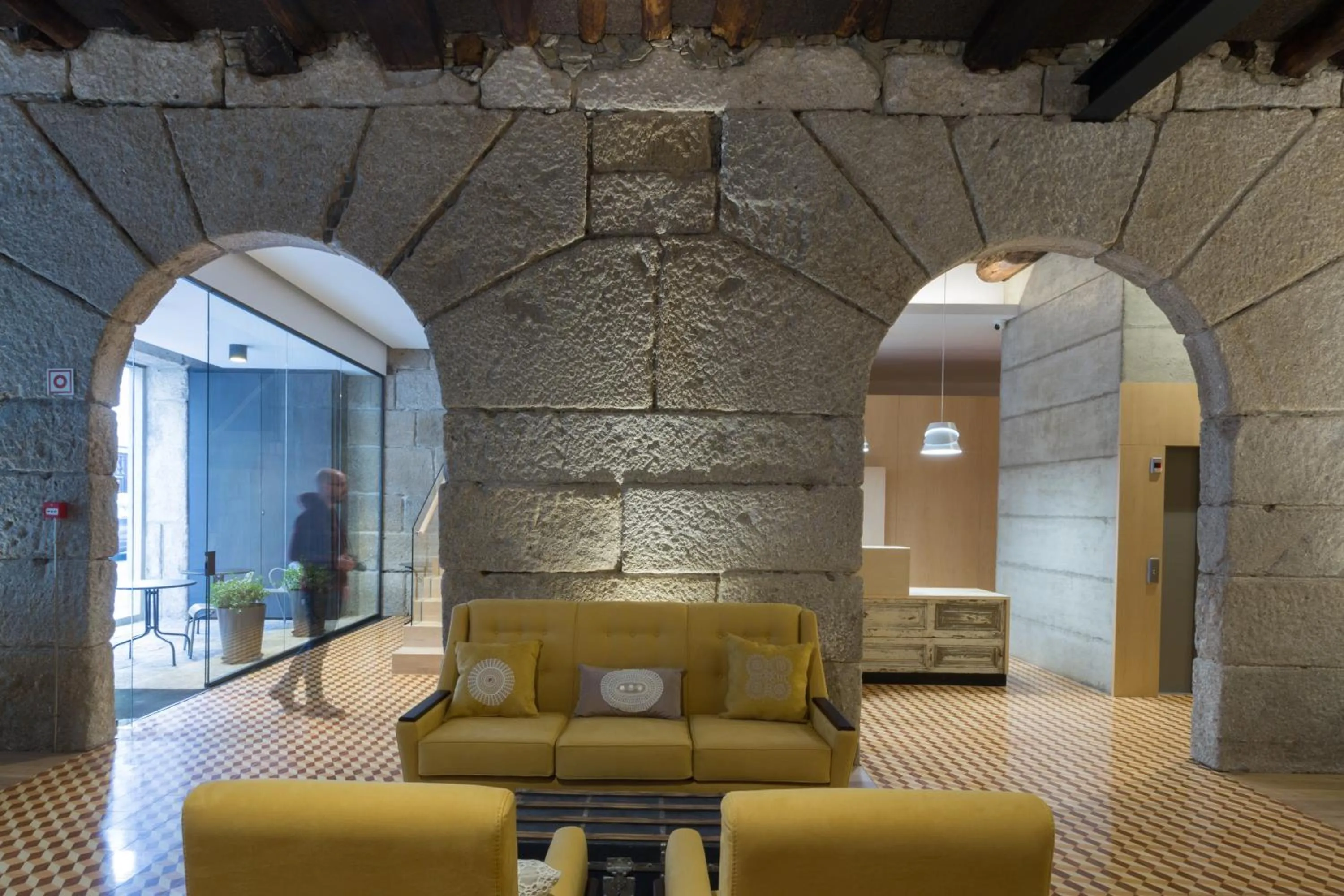 Communal lounge/ TV room in Original Douro Hotel