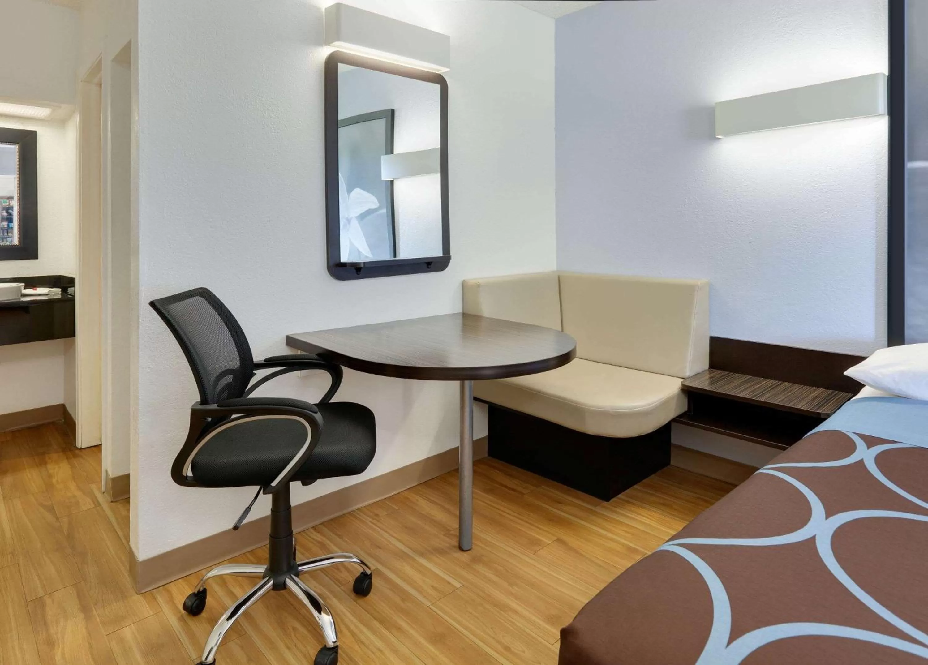 Photo of the whole room in Super 8 by Wyndham Fort Smith