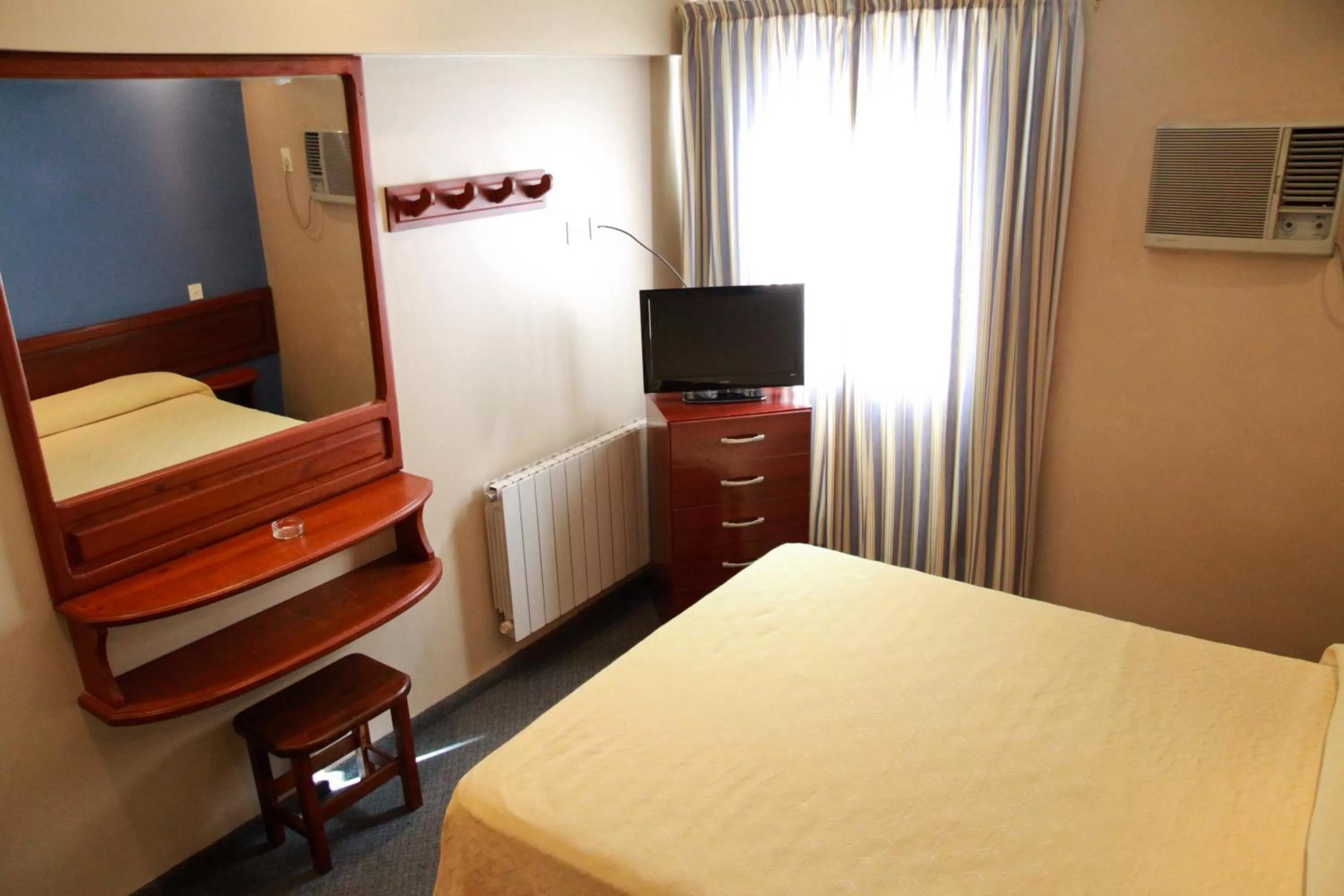 Photo of the whole room, Bed in Kalton