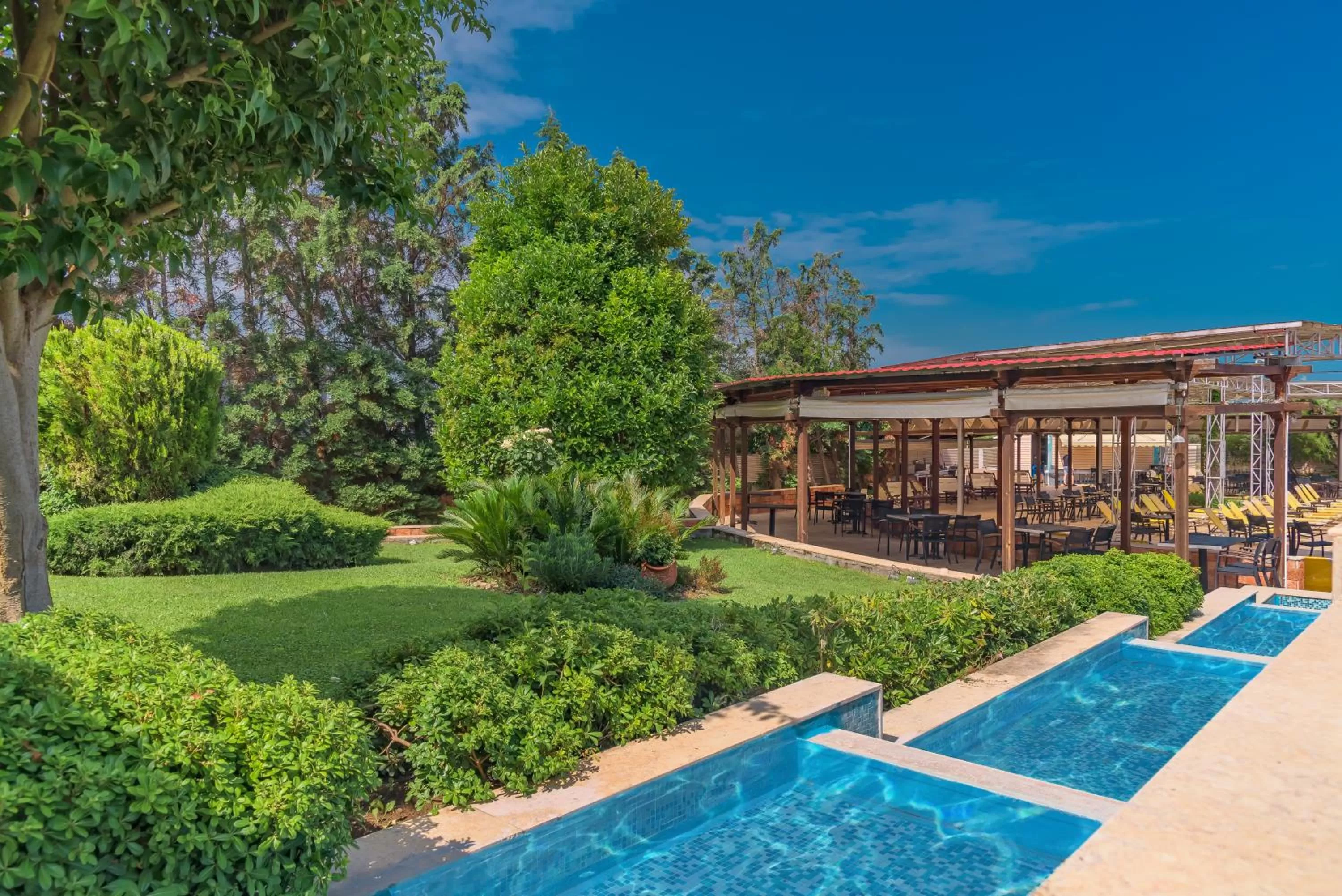 Pool view in Avalon Airport Hotel Thessaloniki