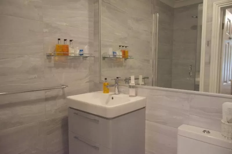 The Cambridge Guest House by Tas