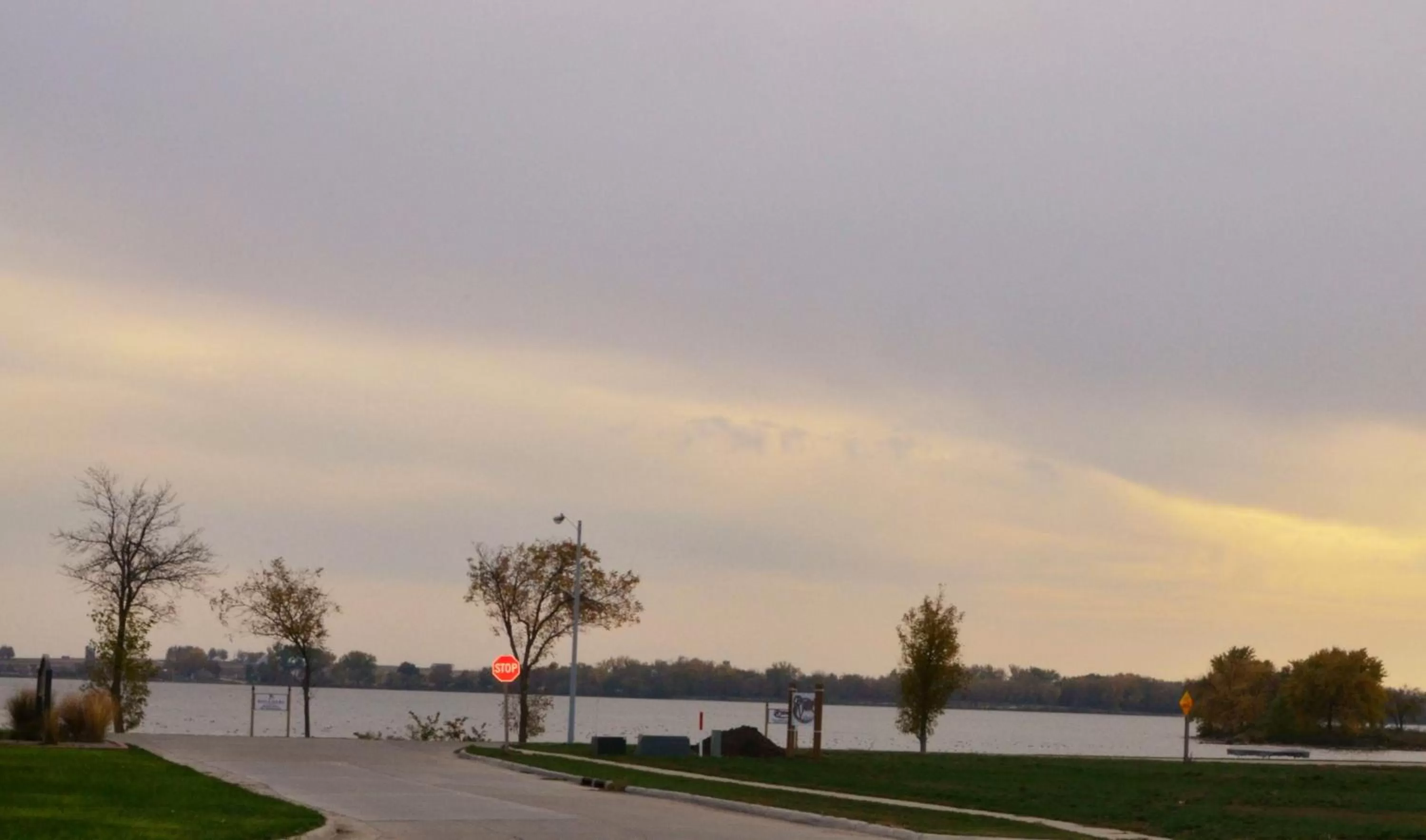 Cobblestone Inn & Suites - Lake View