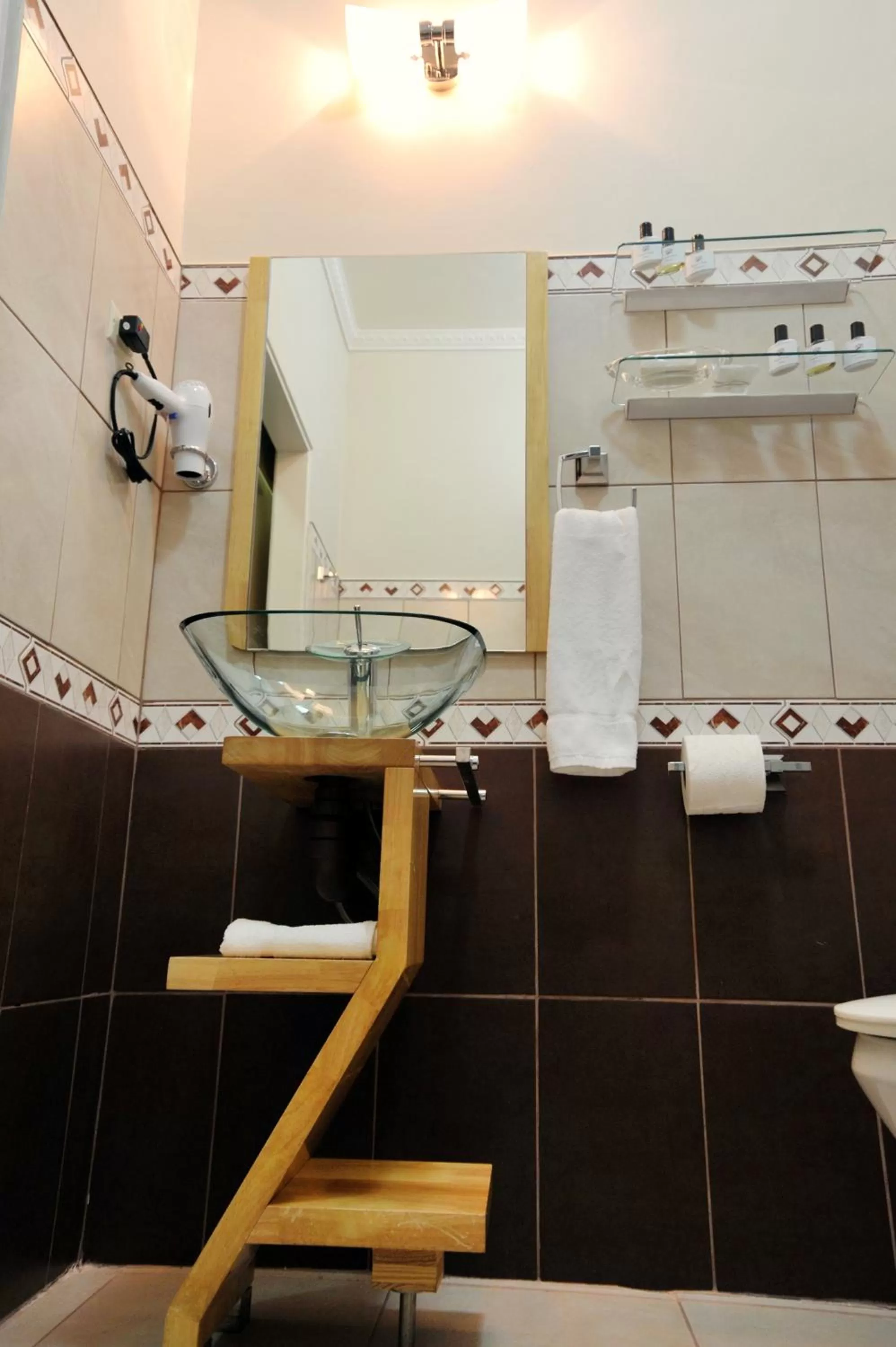 Culture Crossroads Inn