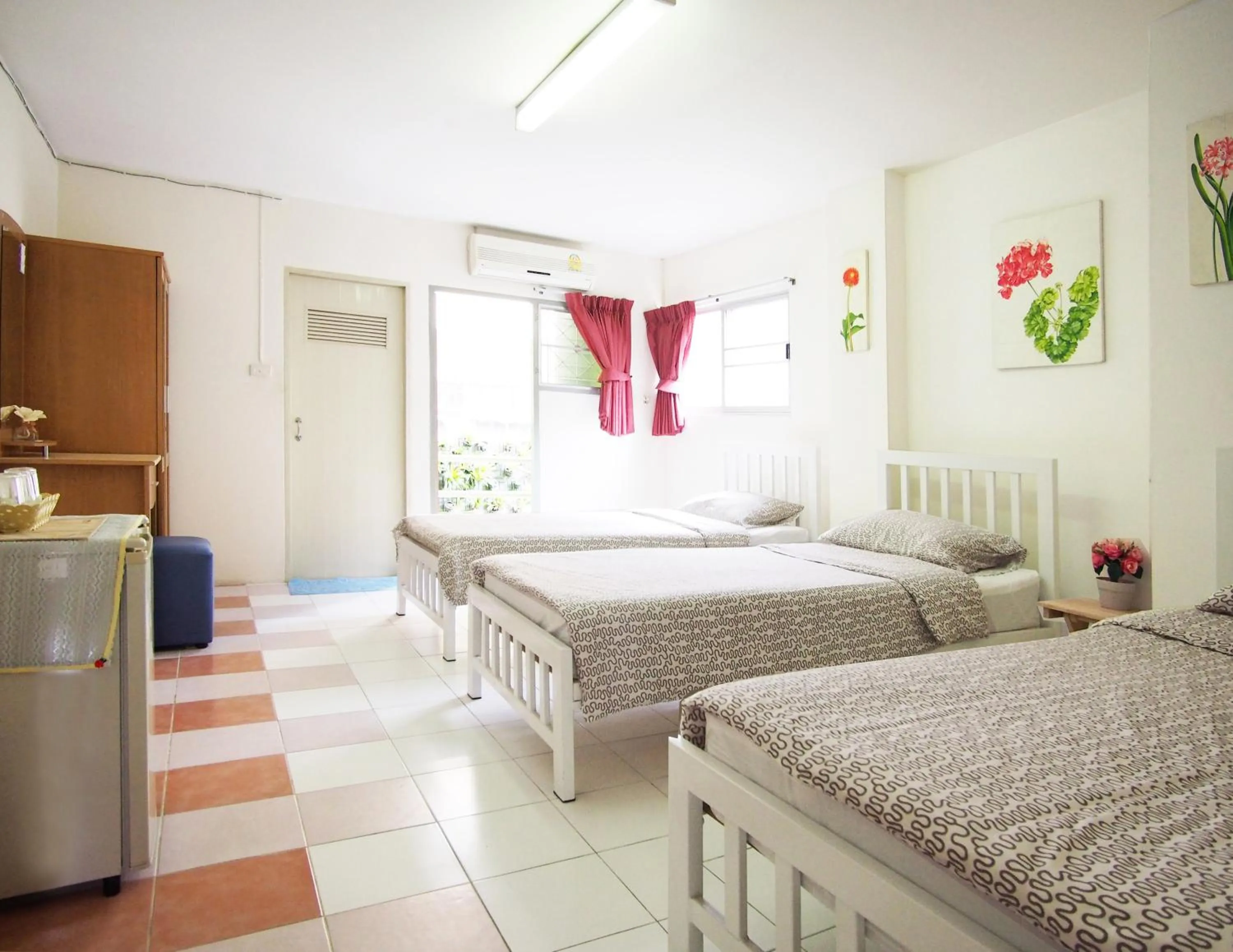 Bedroom, Room Photo in Thanapa Mansion (Donmuang Airport)