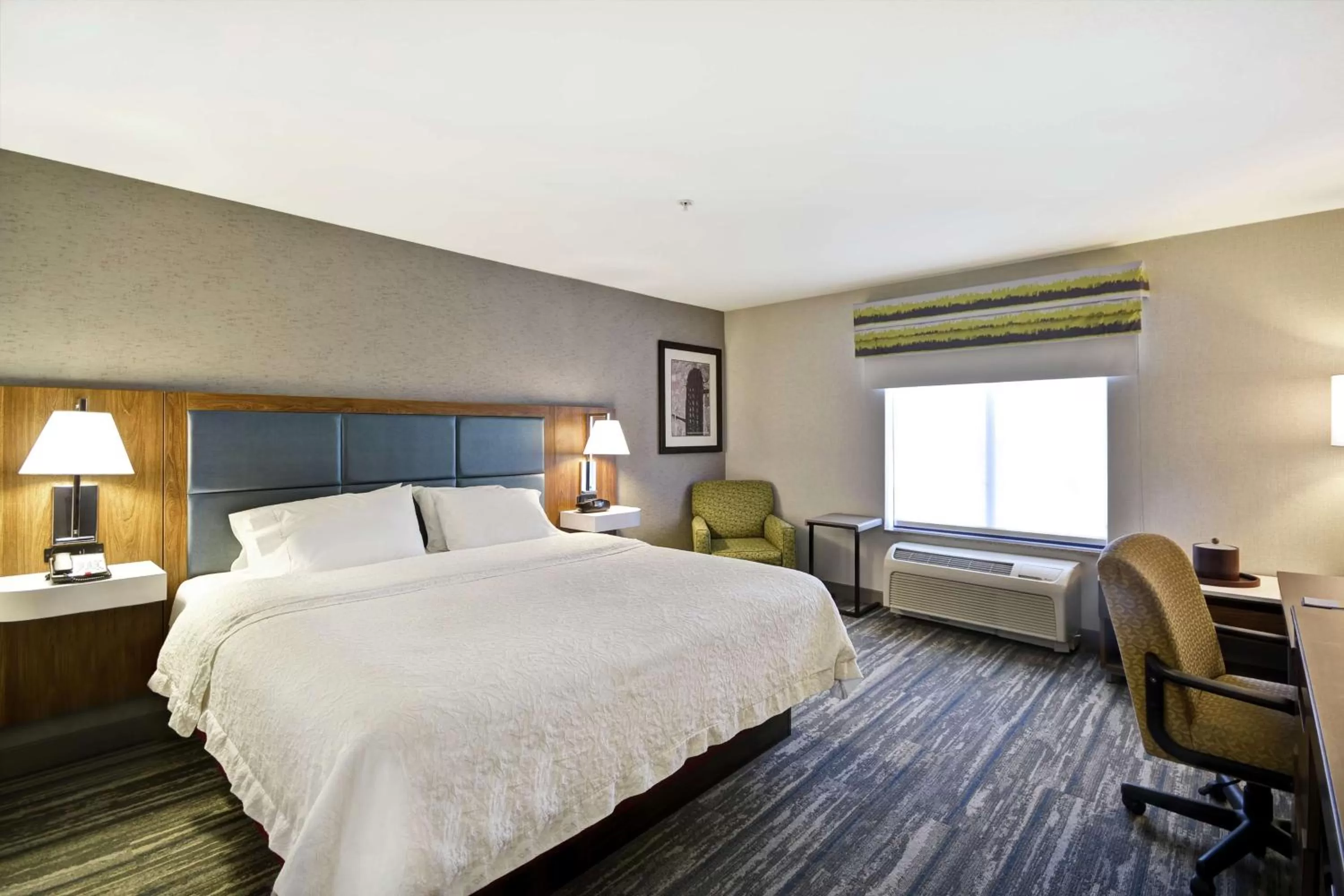 Bedroom, Bed in Hampton Inn & Suites Yuma