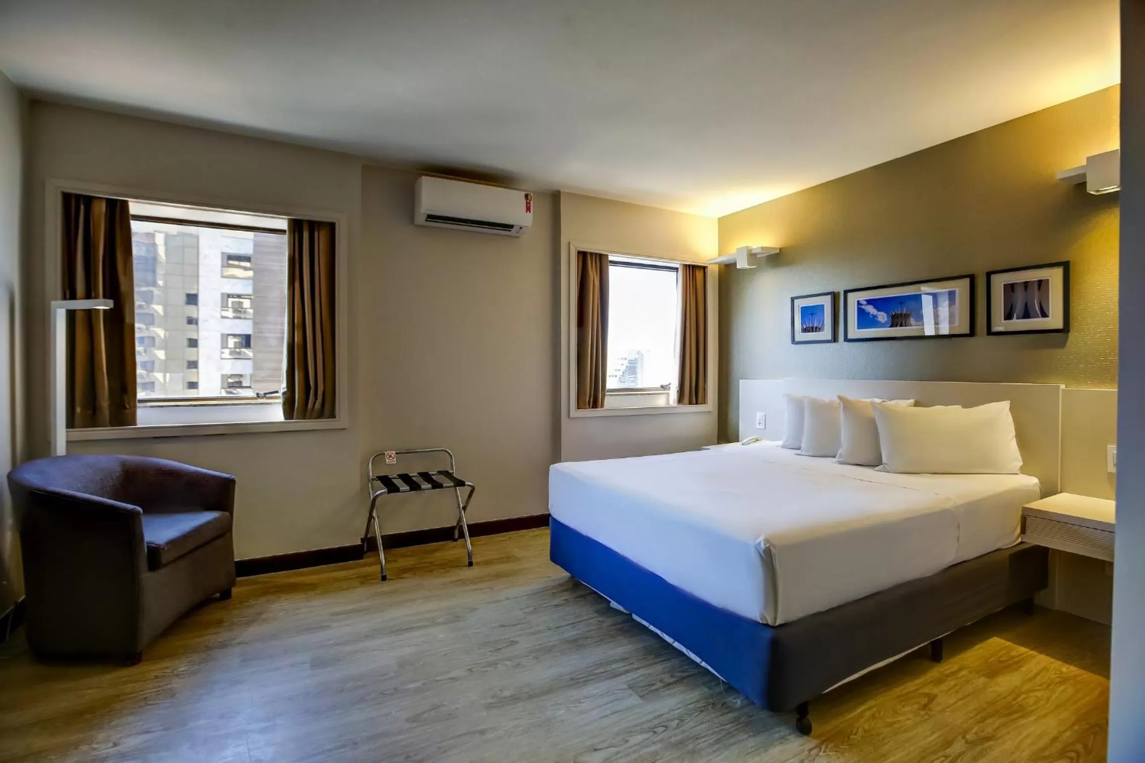 Photo of the whole room, Bed in Comfort Suites Brasília