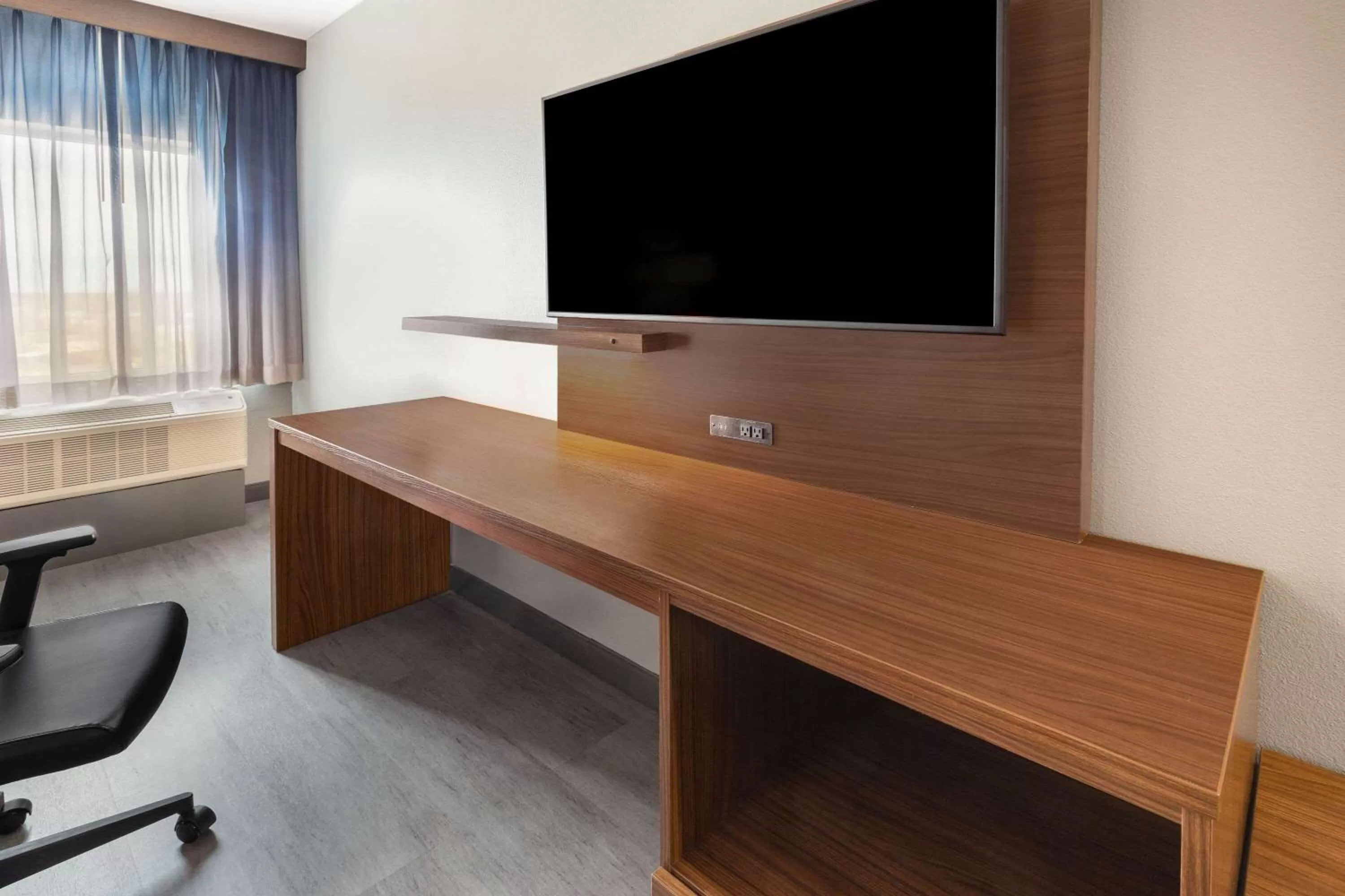 Photo of the whole room in La Quinta Inn & Suites by Wyndham Fort Stockton Northeast