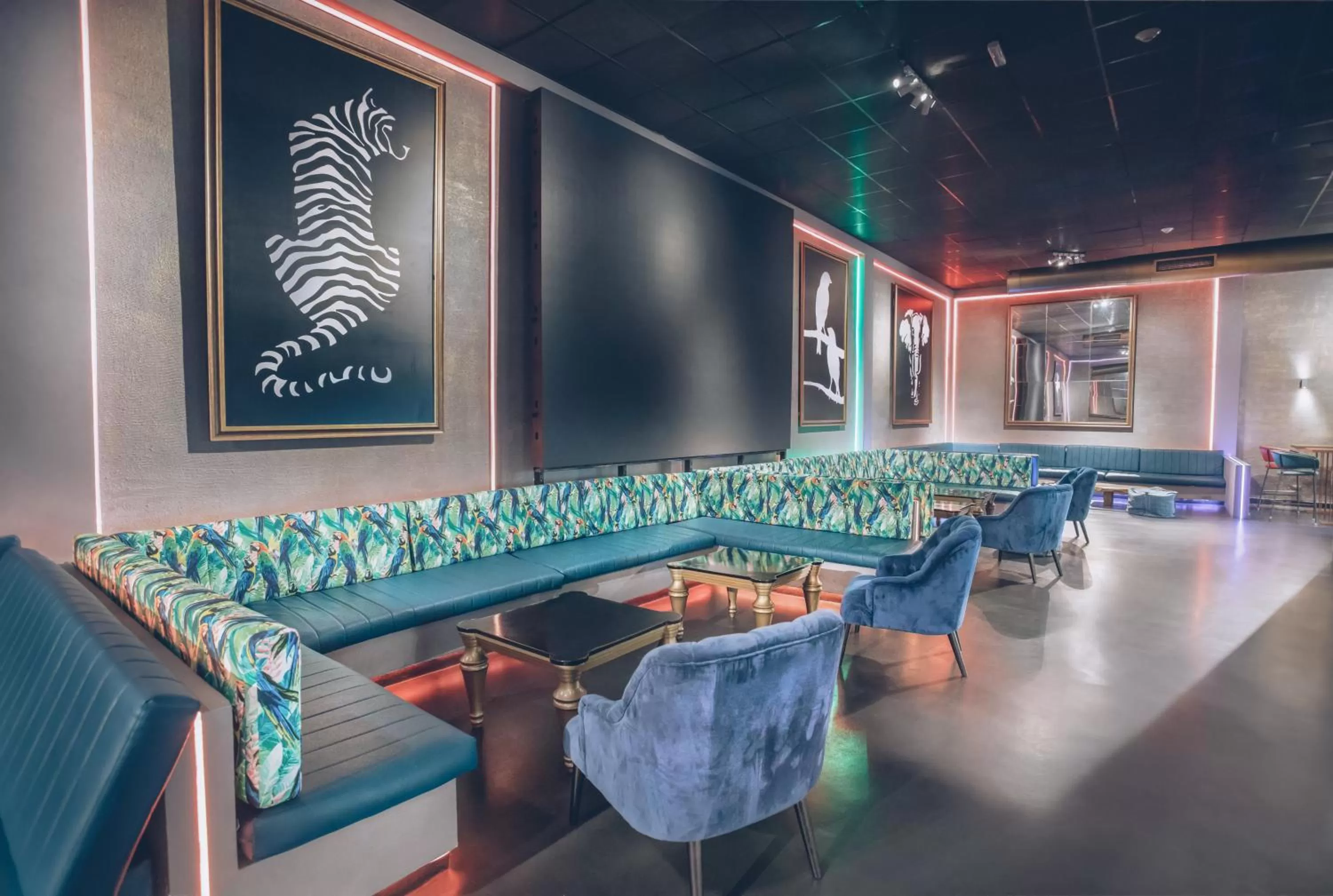 Lounge or bar in Iberostar Selection Bavaro Suites - All Inclusive