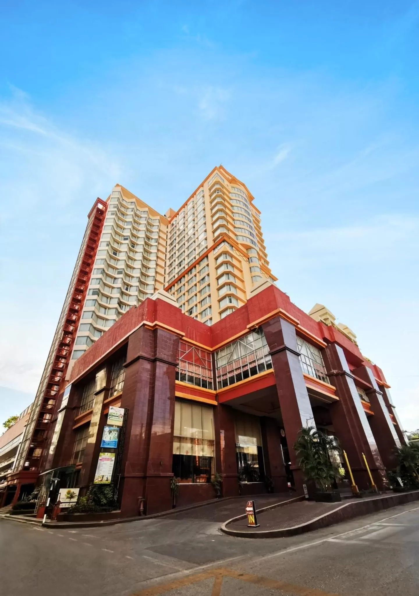 Property building in Duangtawan Hotel Chiang Mai