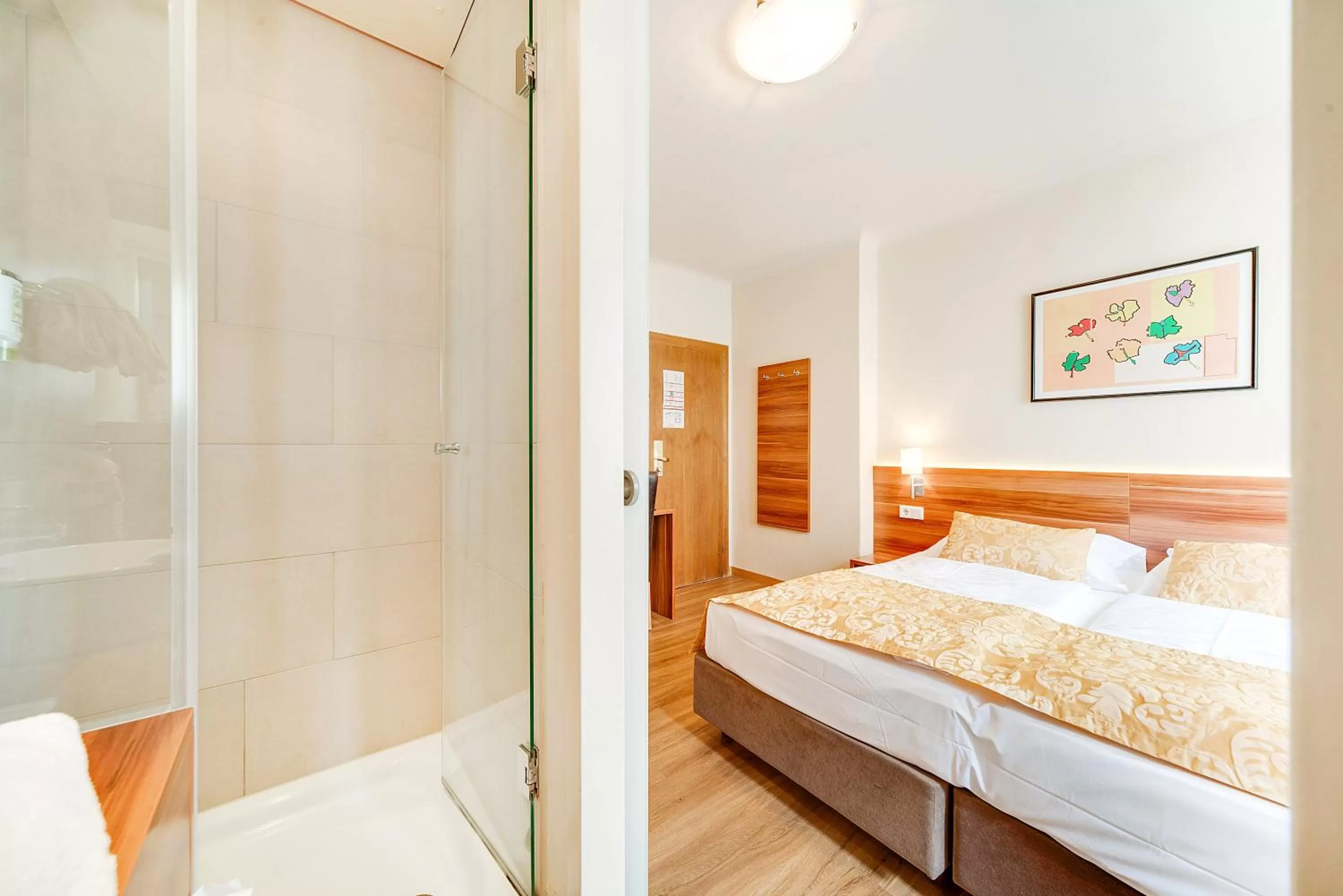 Bed in Hotel Astoria